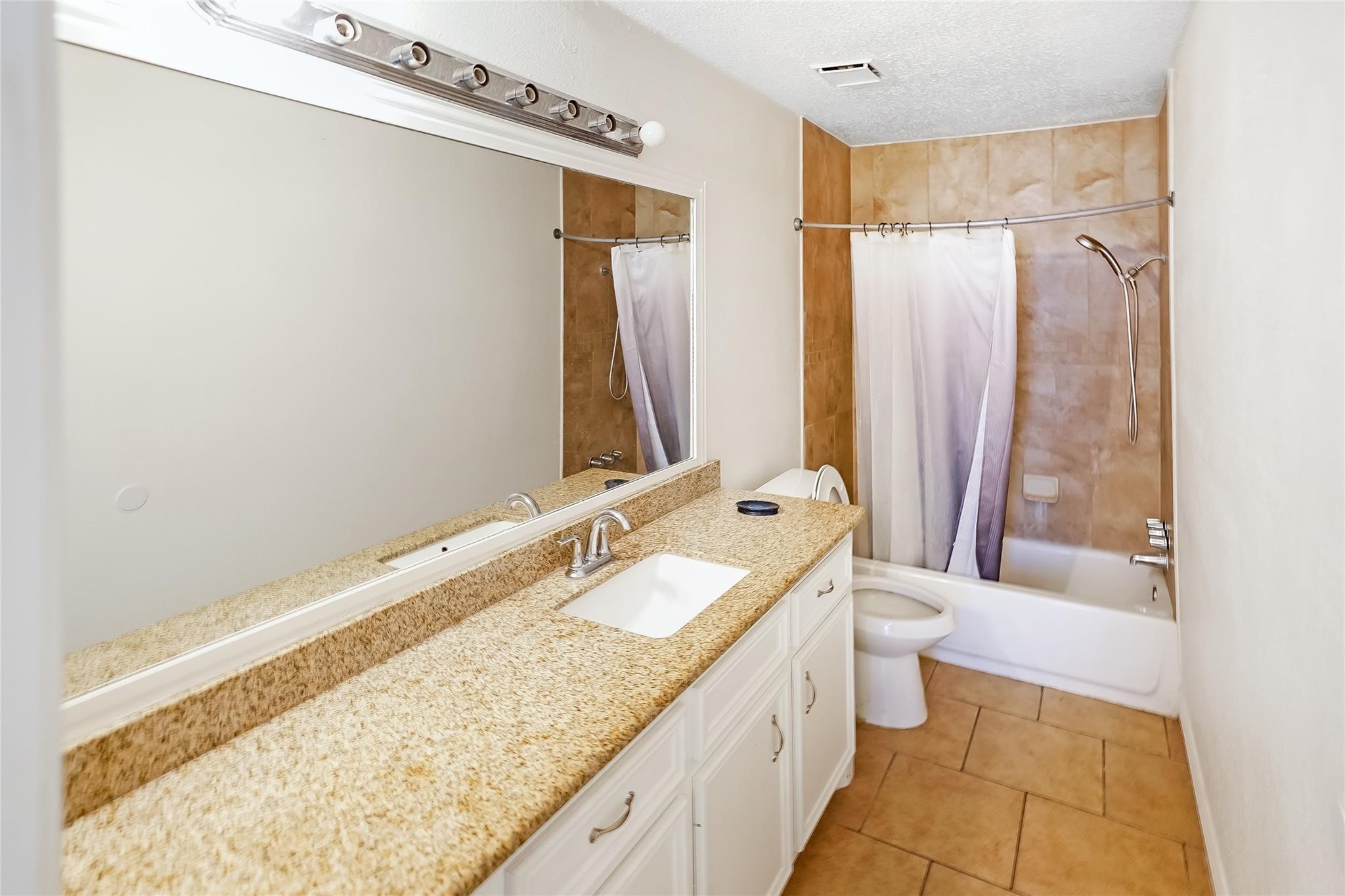 2107 Hazlitt Drive Property Photo 9