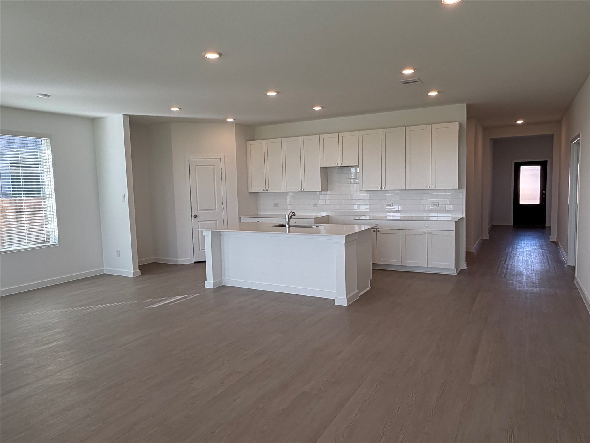 8218 Rustic Pine Trail Property Photo 6