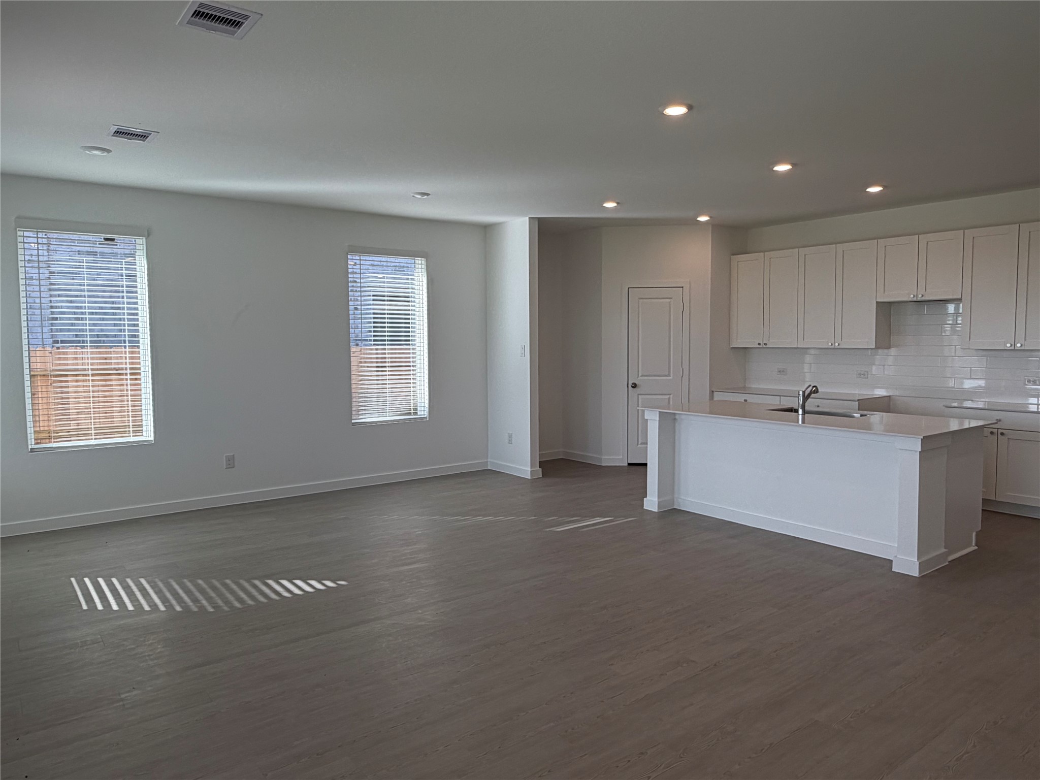8218 Rustic Pine Trail Property Photo 7