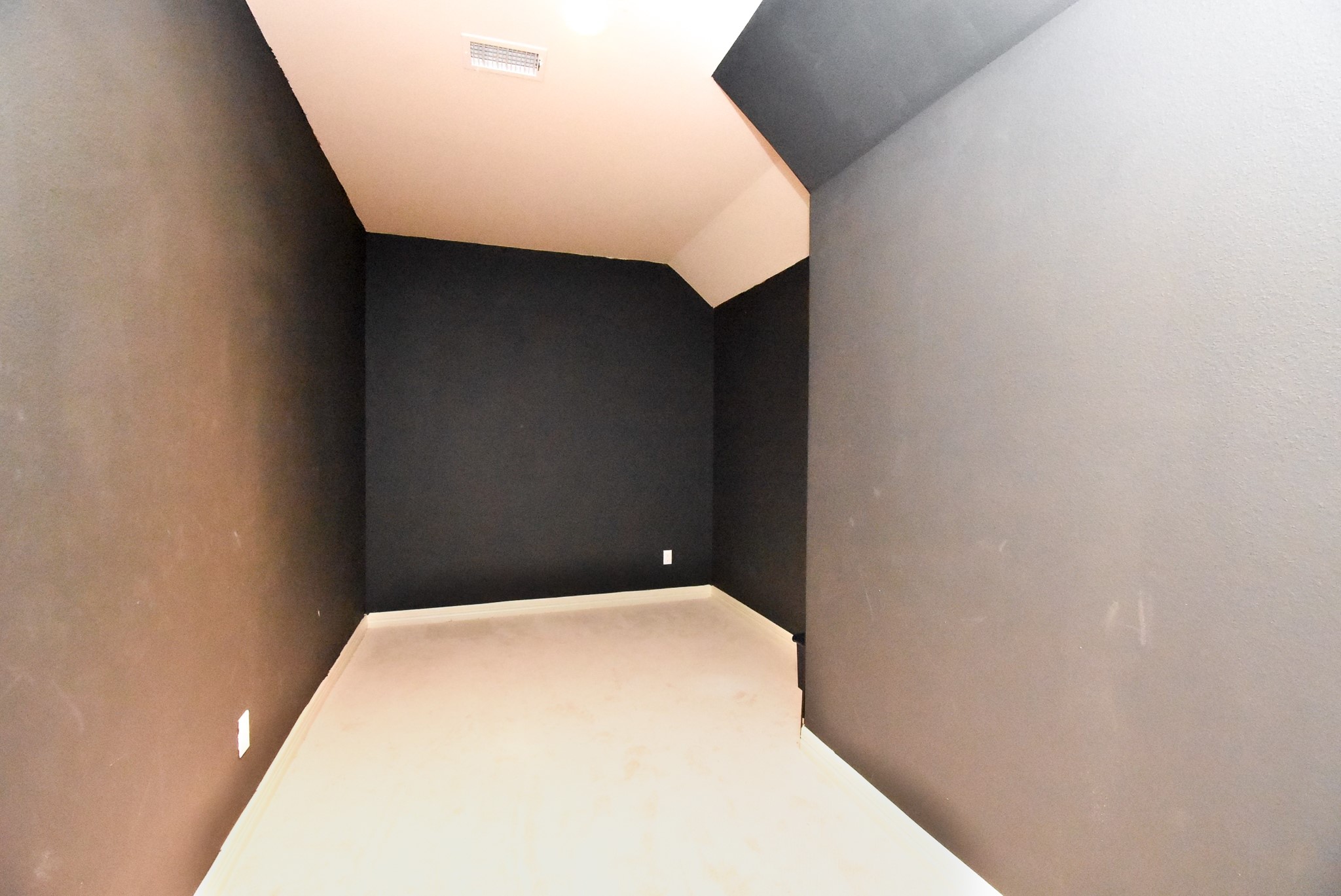 1619 Caledonia Trail Property Photo 27