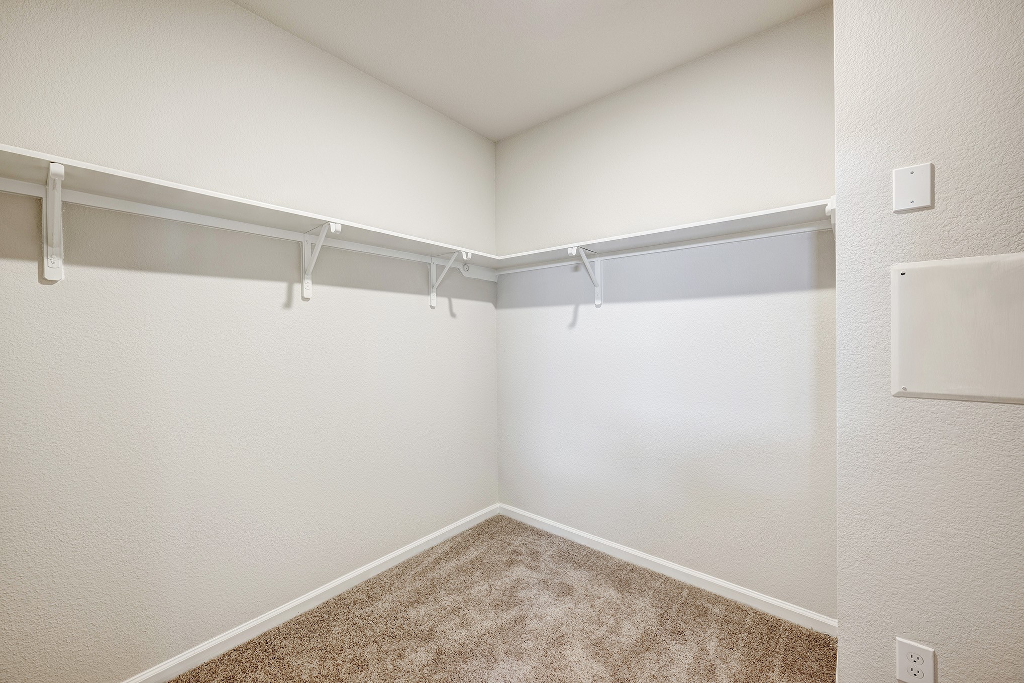 2714 Pebble Whisper Drive Property Photo 8