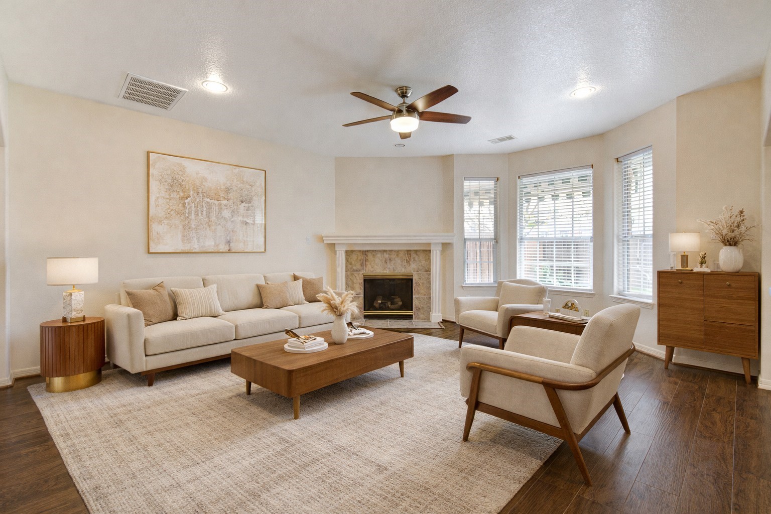 7611 S Linpar Court Property Photo 4