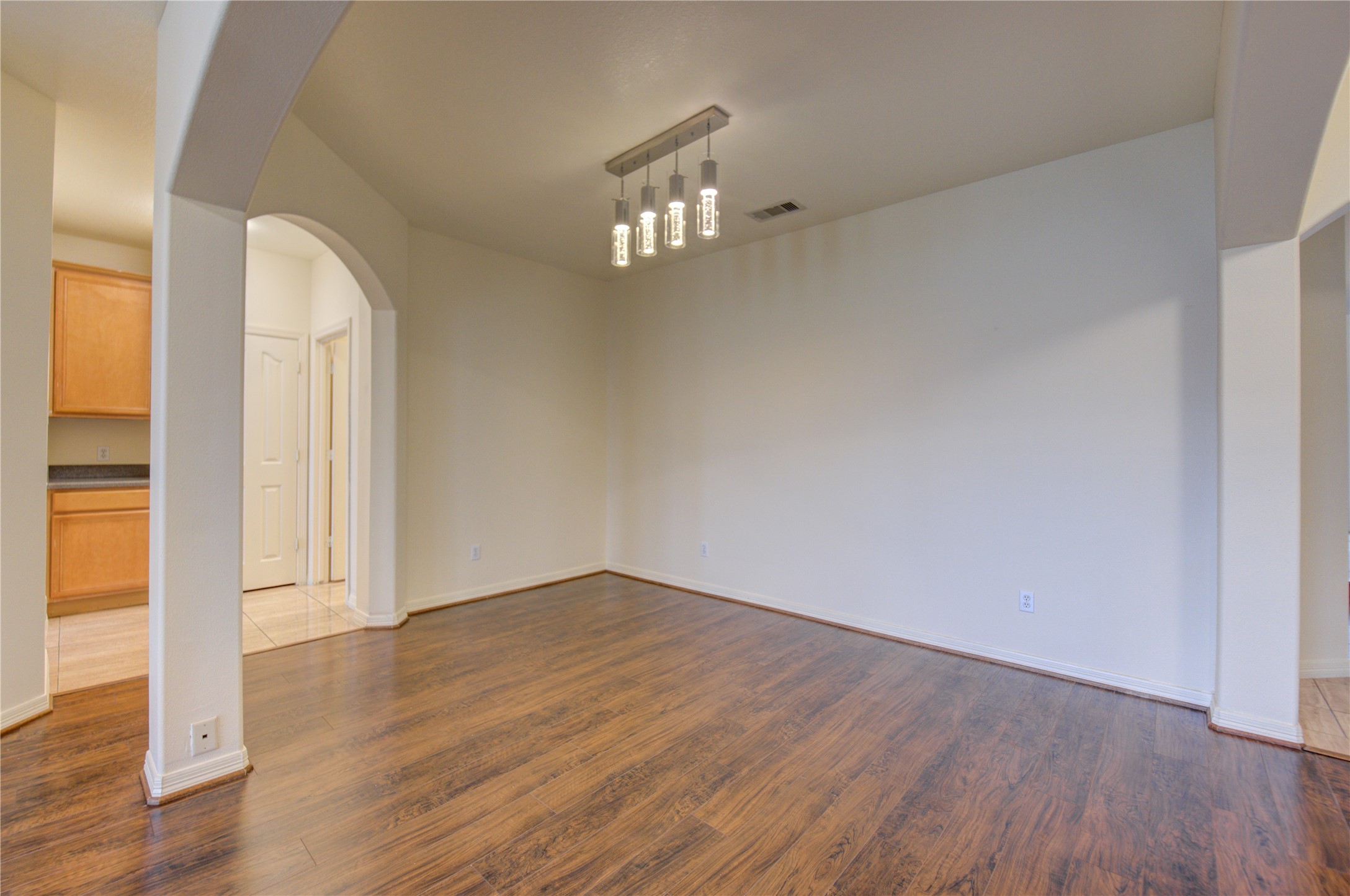 7611 S Linpar Court Property Photo 12