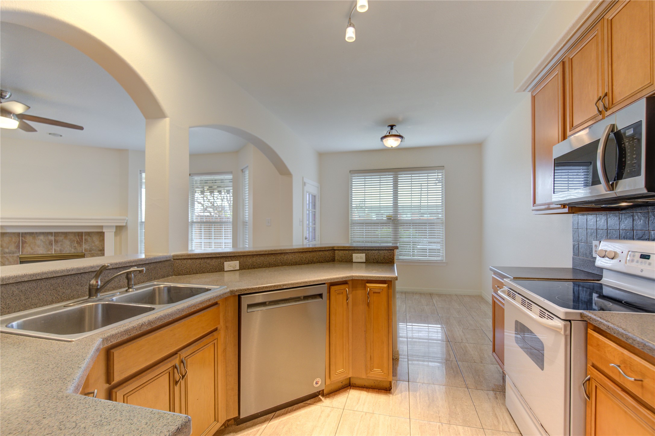 7611 S Linpar Court Property Photo 18