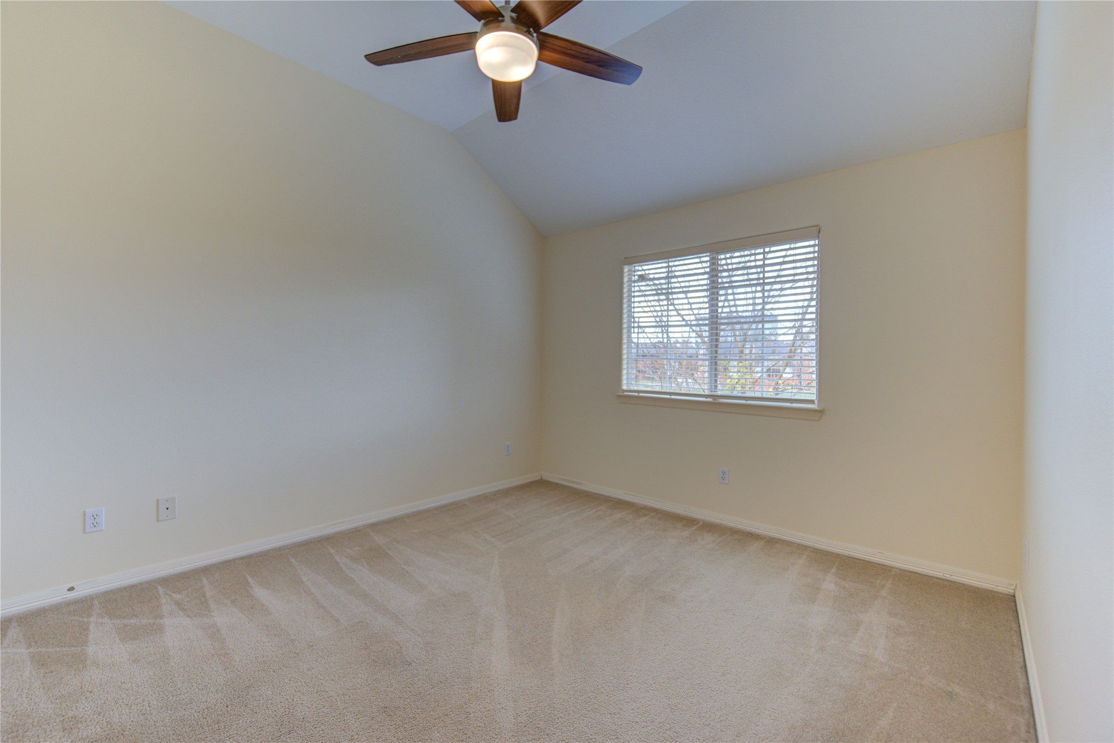 7611 S Linpar Court Property Photo 32