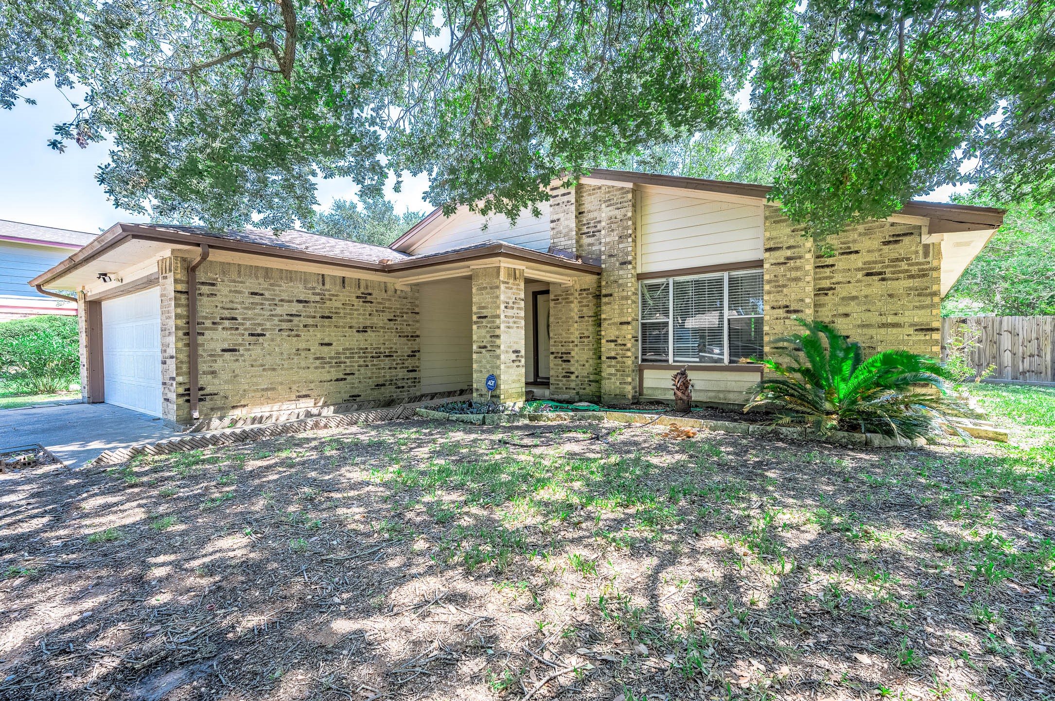 5102 Gladeside Drive Property Photo 2