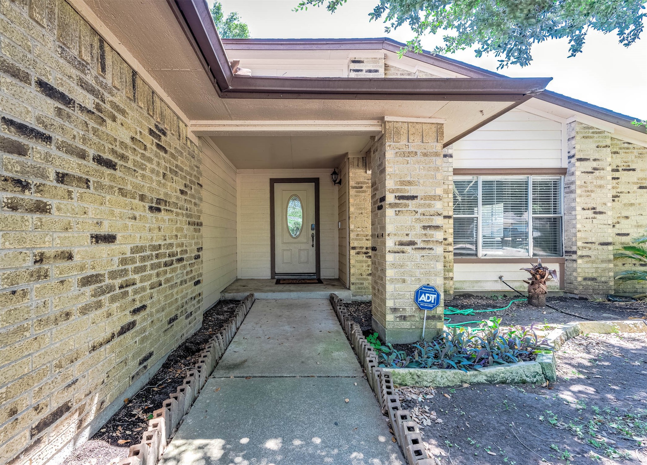 5102 Gladeside Drive Property Photo 3