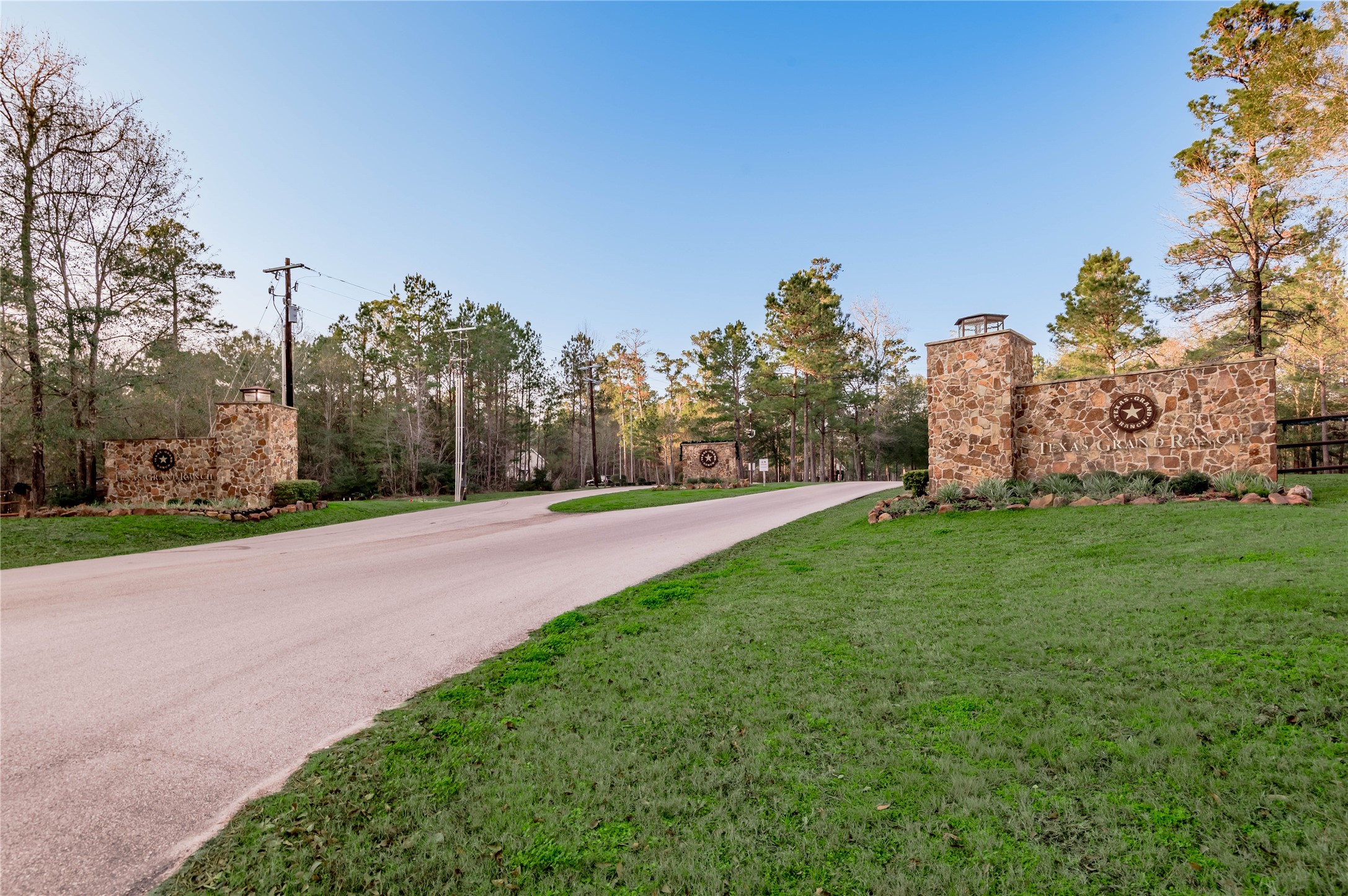 306 Sundog Road Property Photo 1