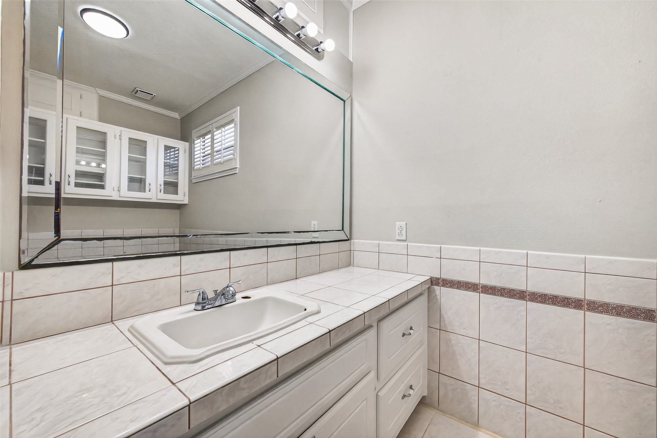 8888 Benning Drive 204 Property Photo 26