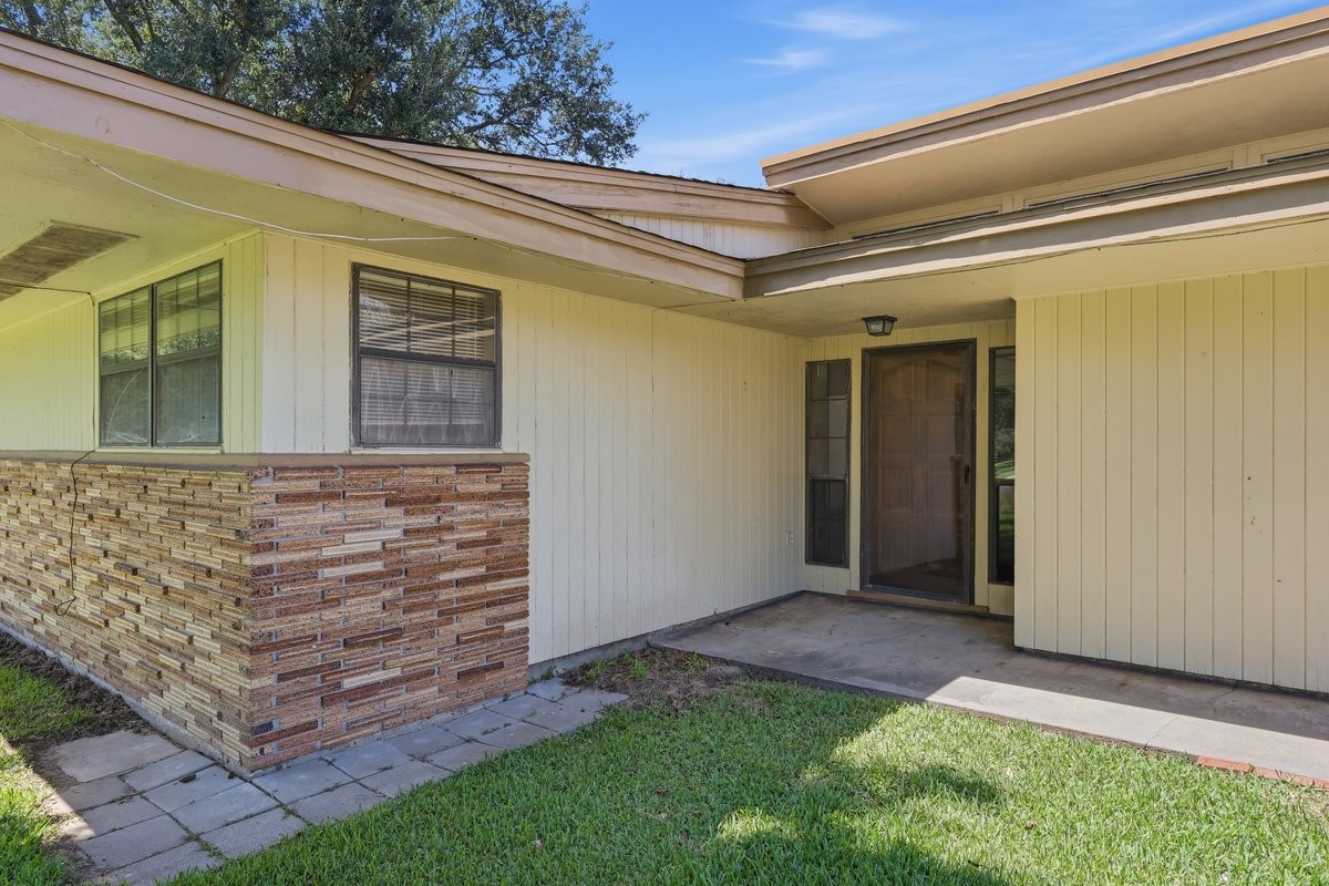 3293 62nd Street Property Photo 3