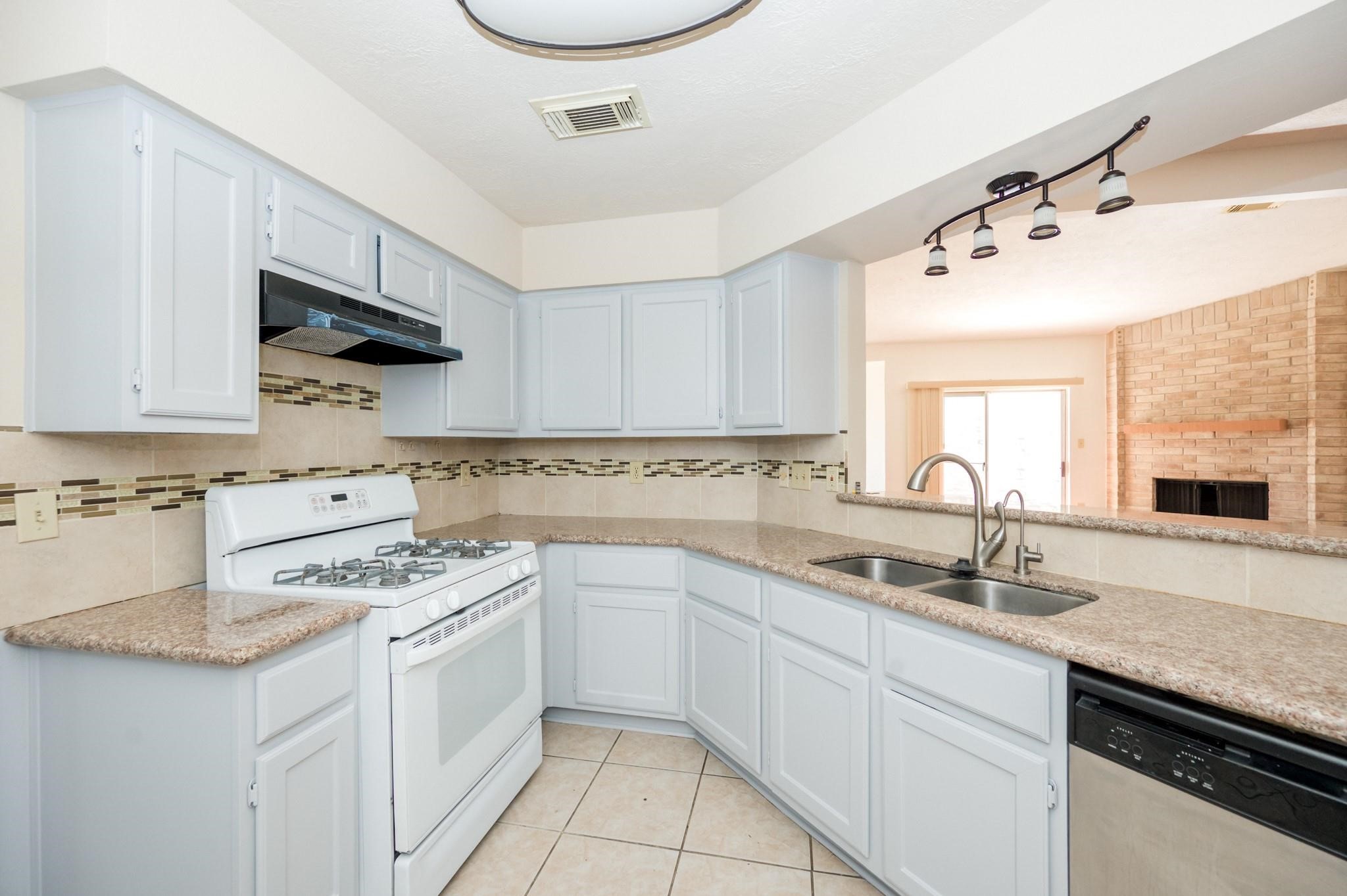 4166 Amir Street Property Photo