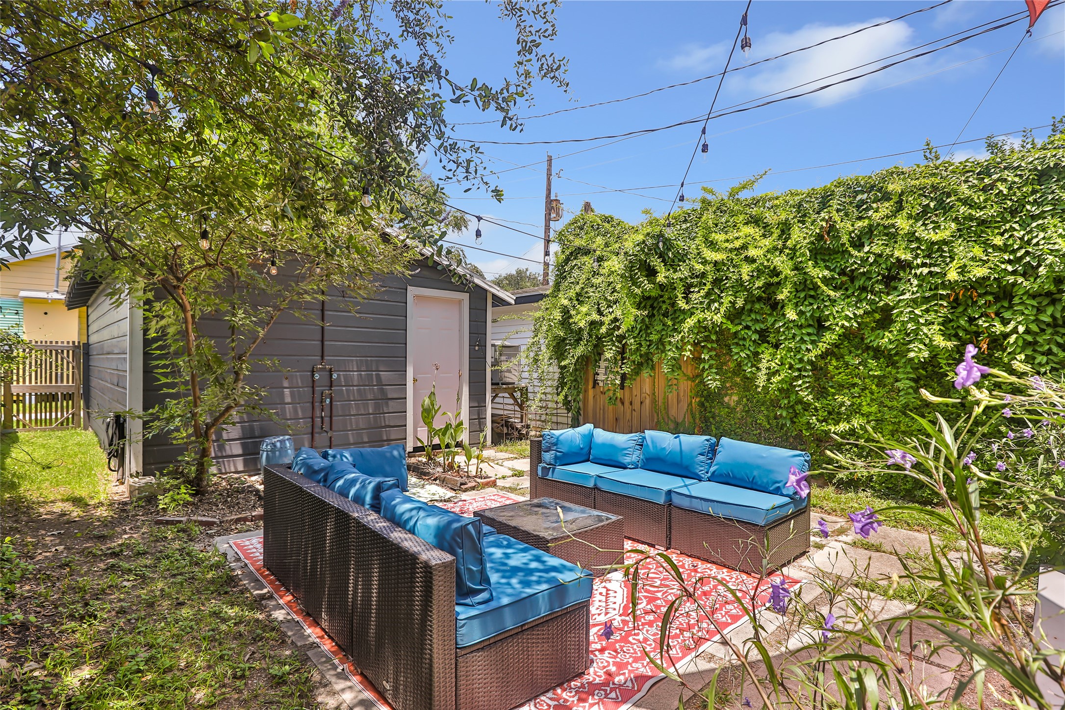 1518 Winnie Street Property Photo 7