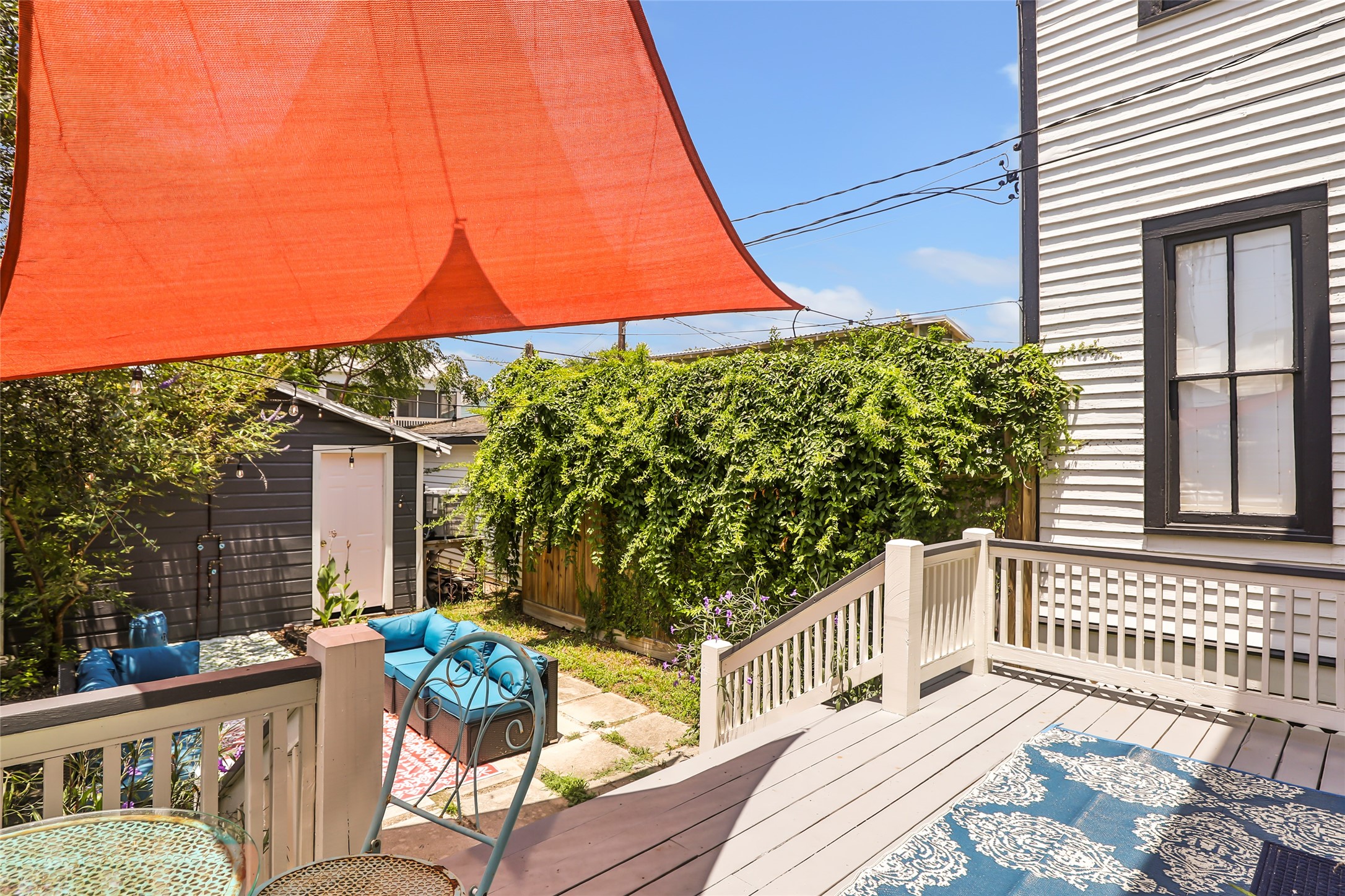 1518 Winnie Street Property Photo 11