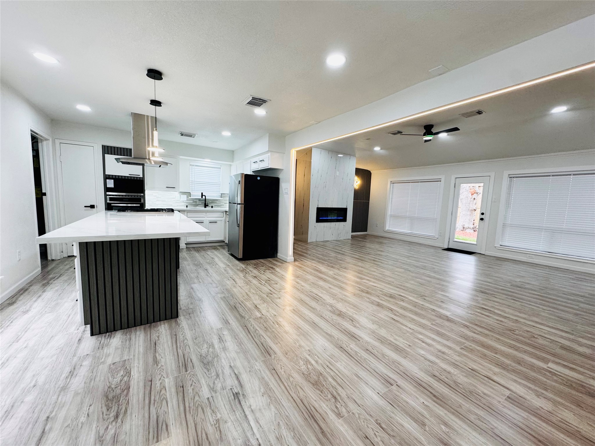 2326 Briarview Drive Property Photo 1