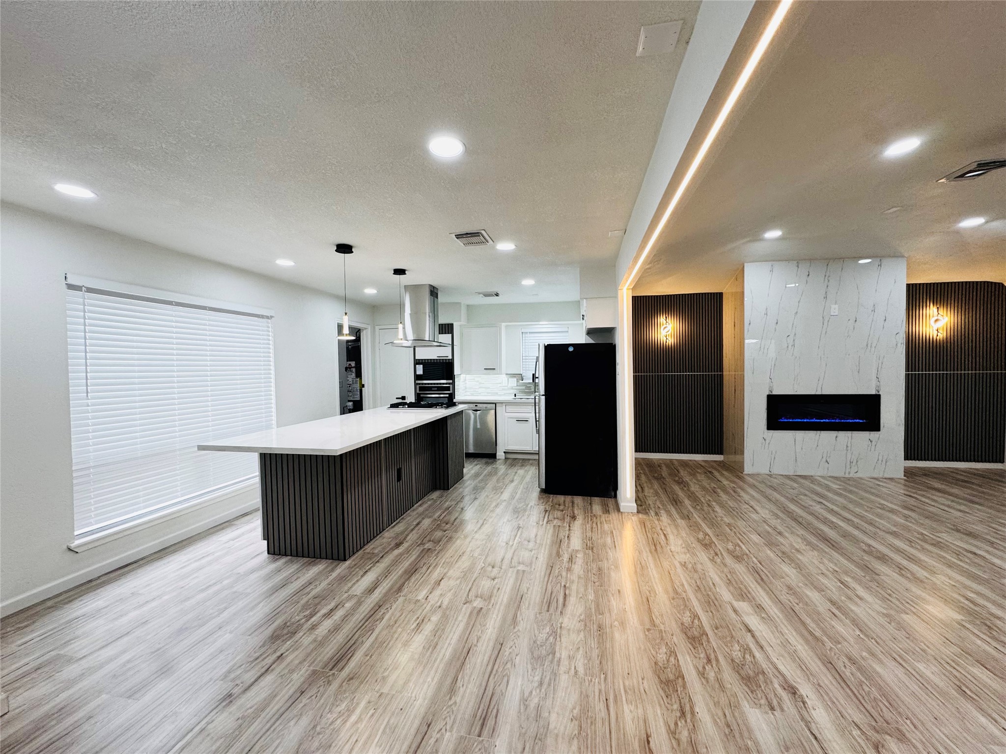 2326 Briarview Drive Property Photo 2