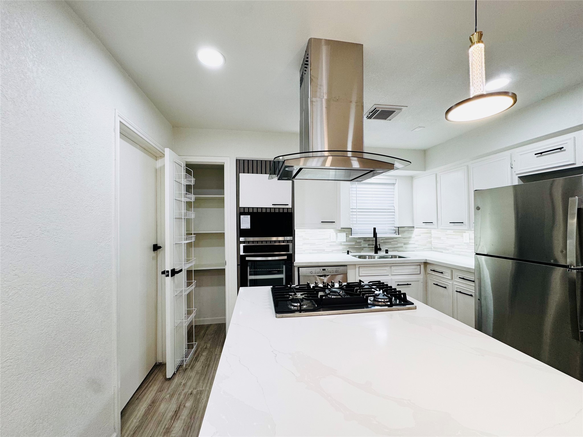 2326 Briarview Drive Property Photo 13