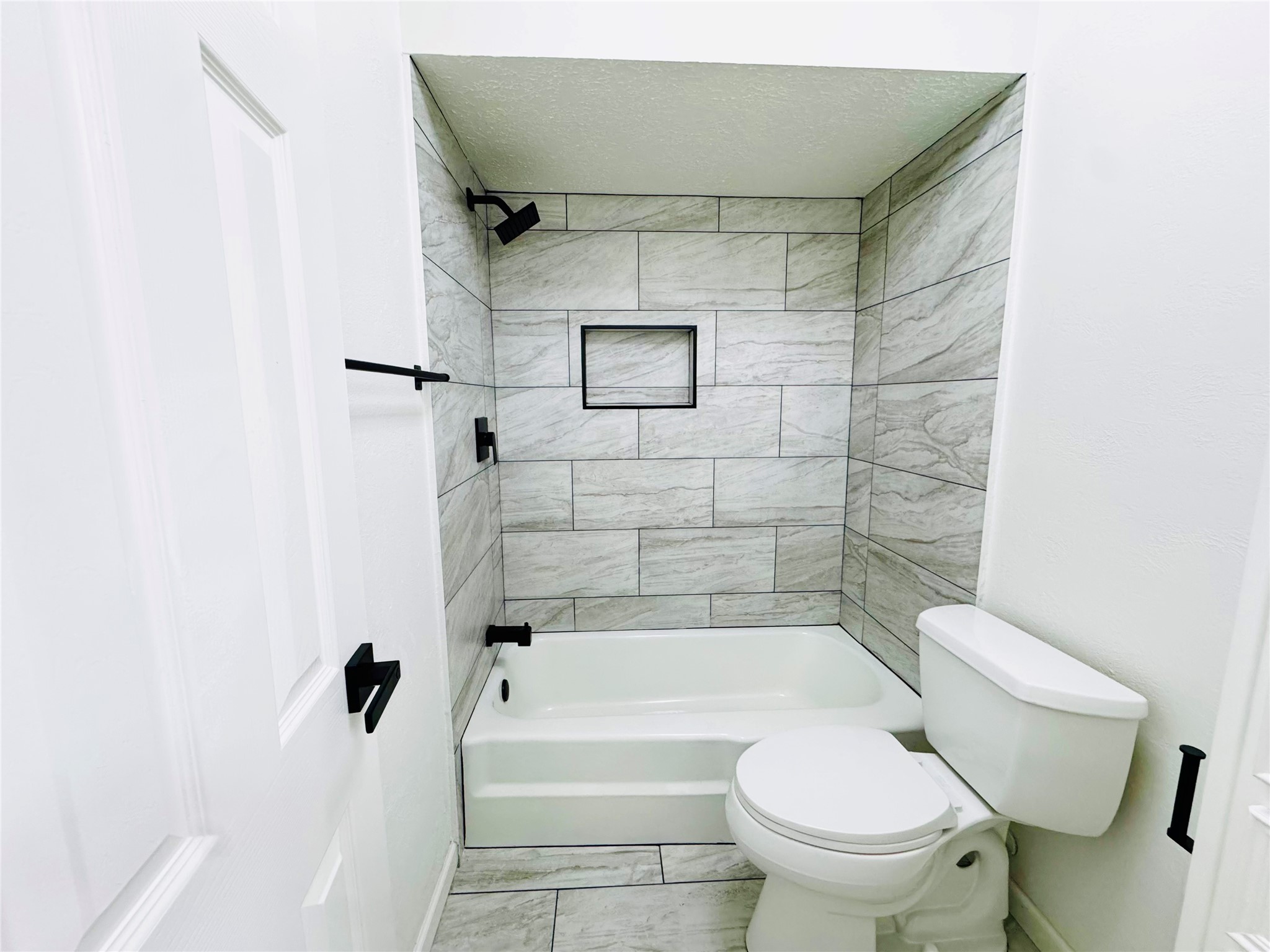 2326 Briarview Drive Property Photo 18