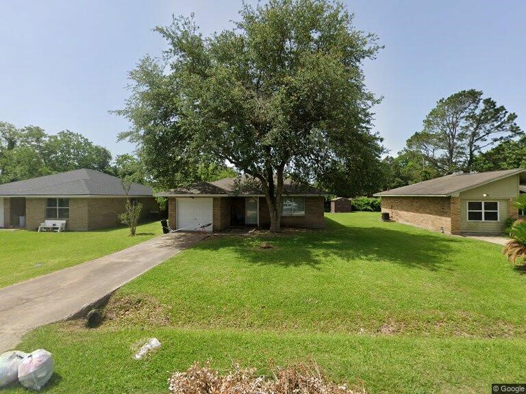 6617 N Lincoln Drive Property Photo 2
