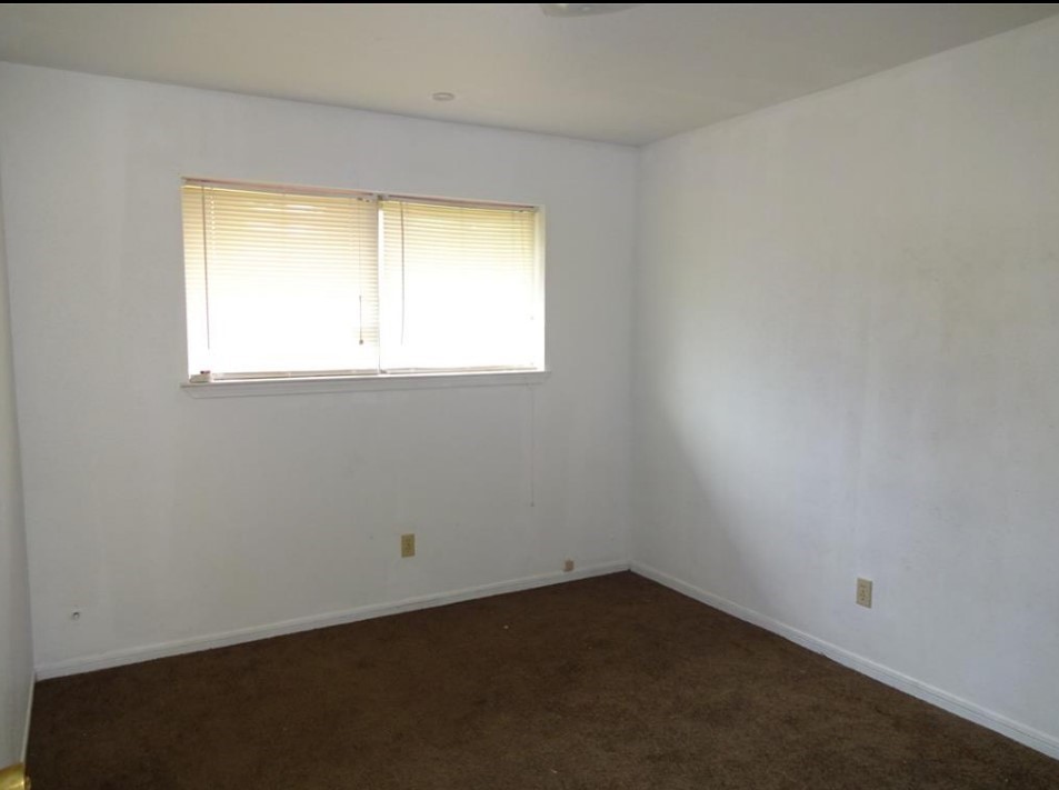 6617 N Lincoln Drive Property Photo 6