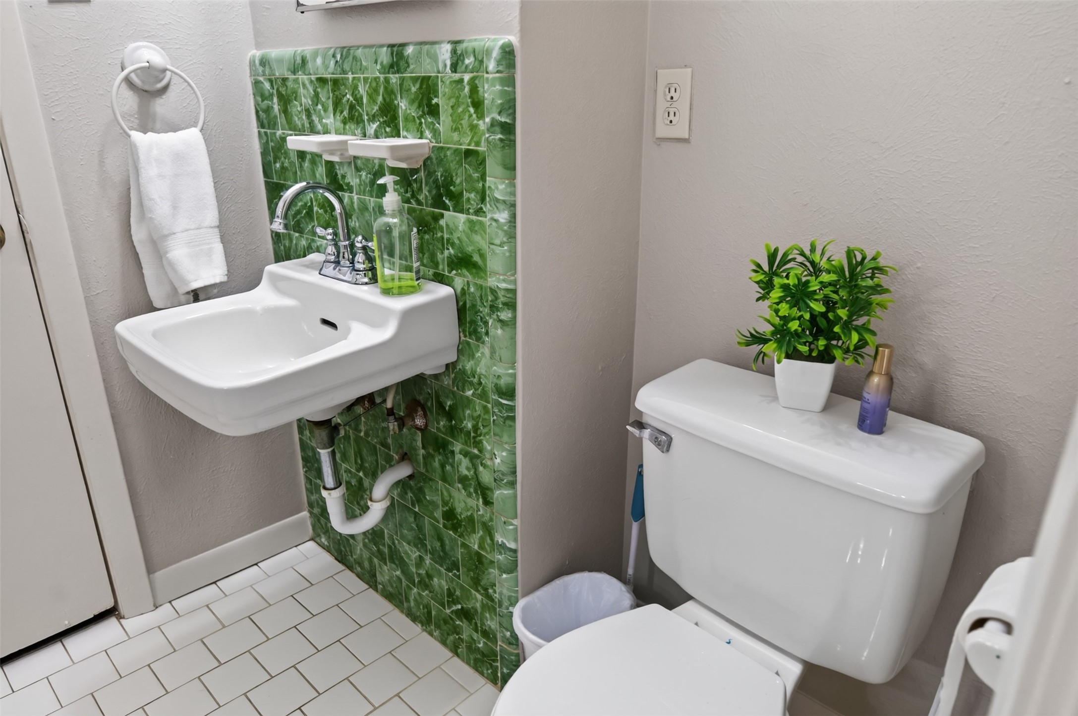10706 Oasis Drive Property Photo 25