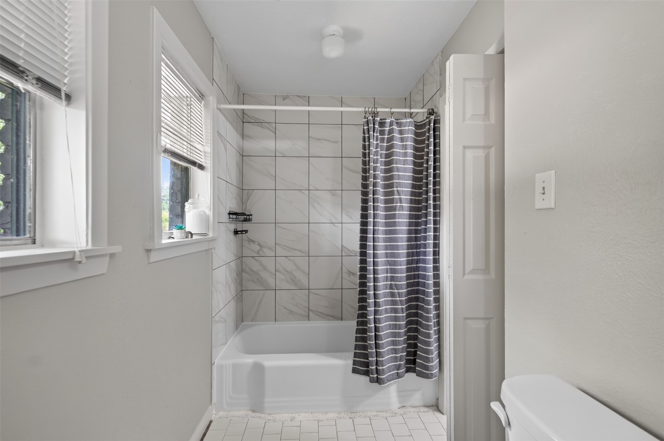 10706 Oasis Drive Property Photo 28