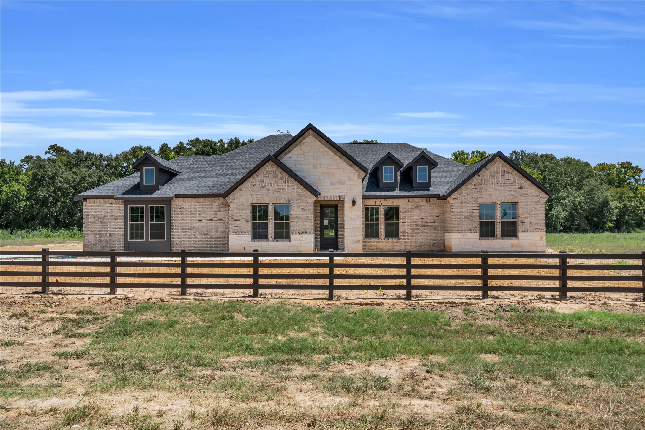 270 Seguin Drive Property Photo 1