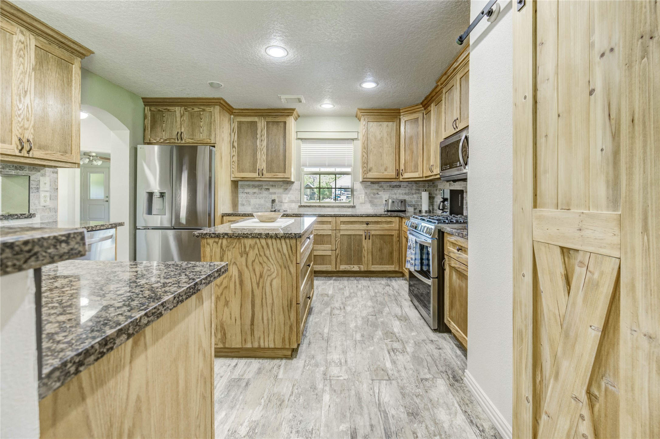 37 Wildwood Lake Drive Property Photo 6