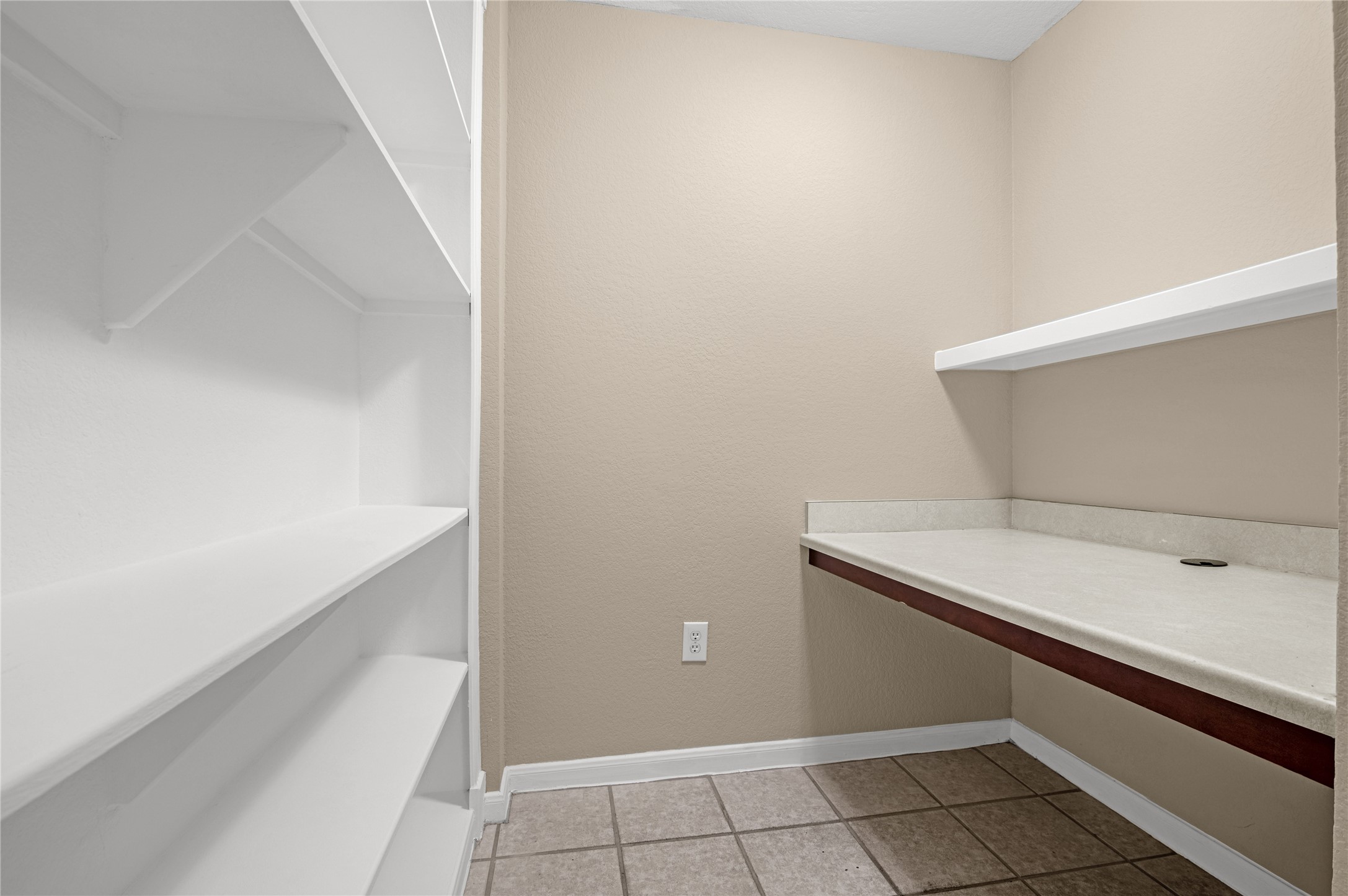 7575 Kirby Drive 3202 Property Photo 7