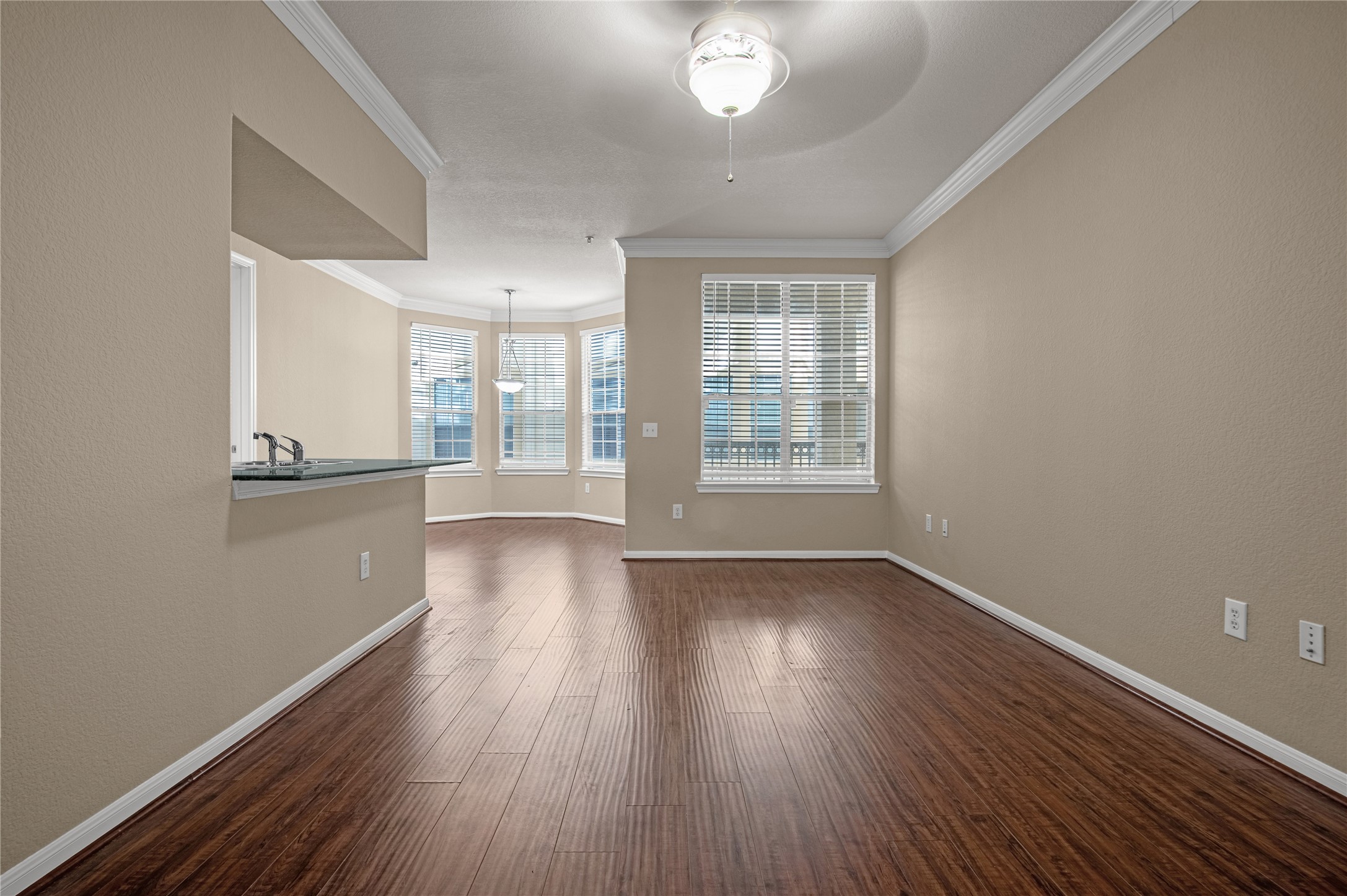 7575 Kirby Drive 3202 Property Photo 8