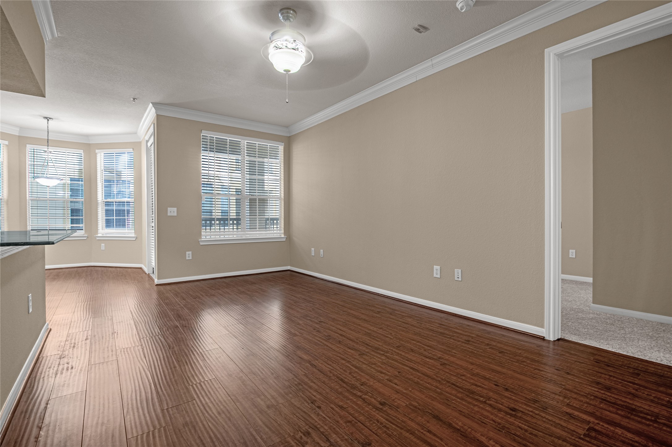 7575 Kirby Drive 3202 Property Photo 10