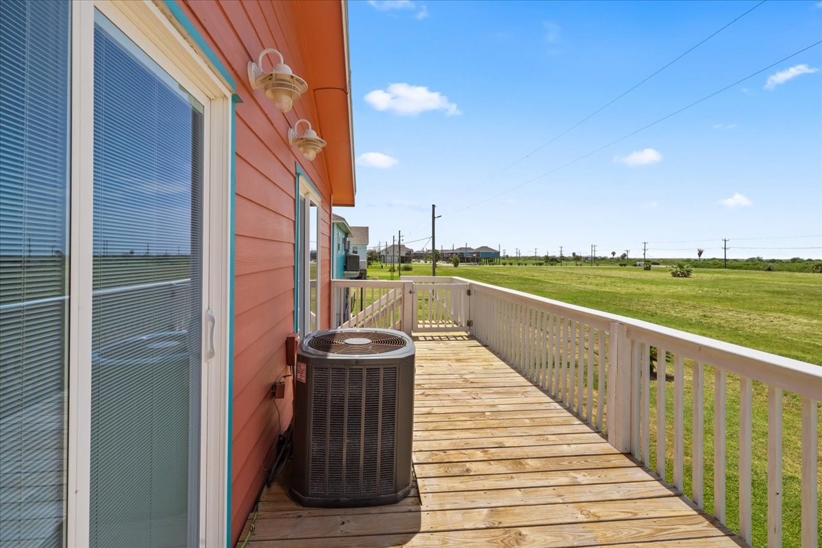 3343 Pirates Cove Property Photo 9
