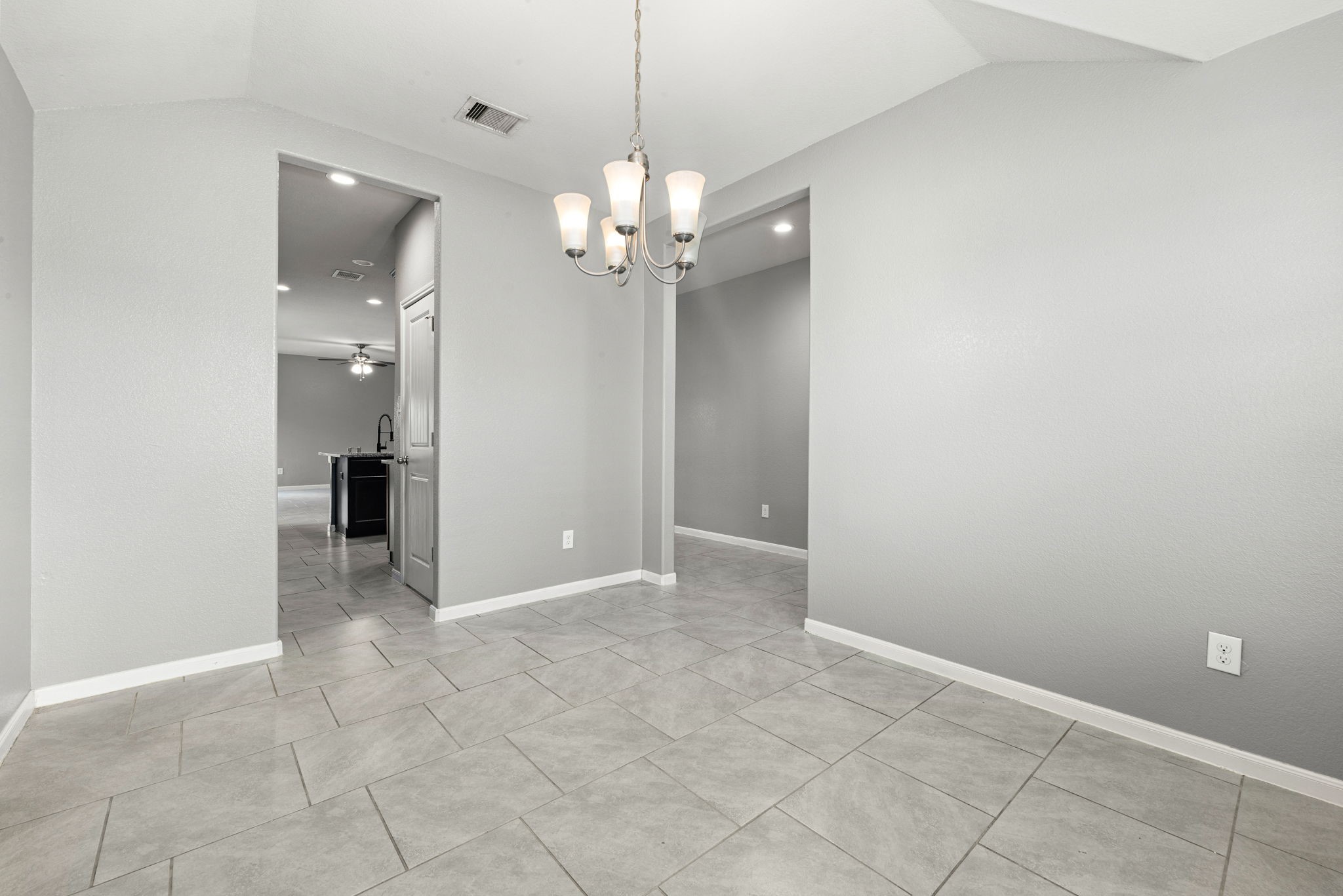 614 Harvest Bluff Drive Property Photo 6