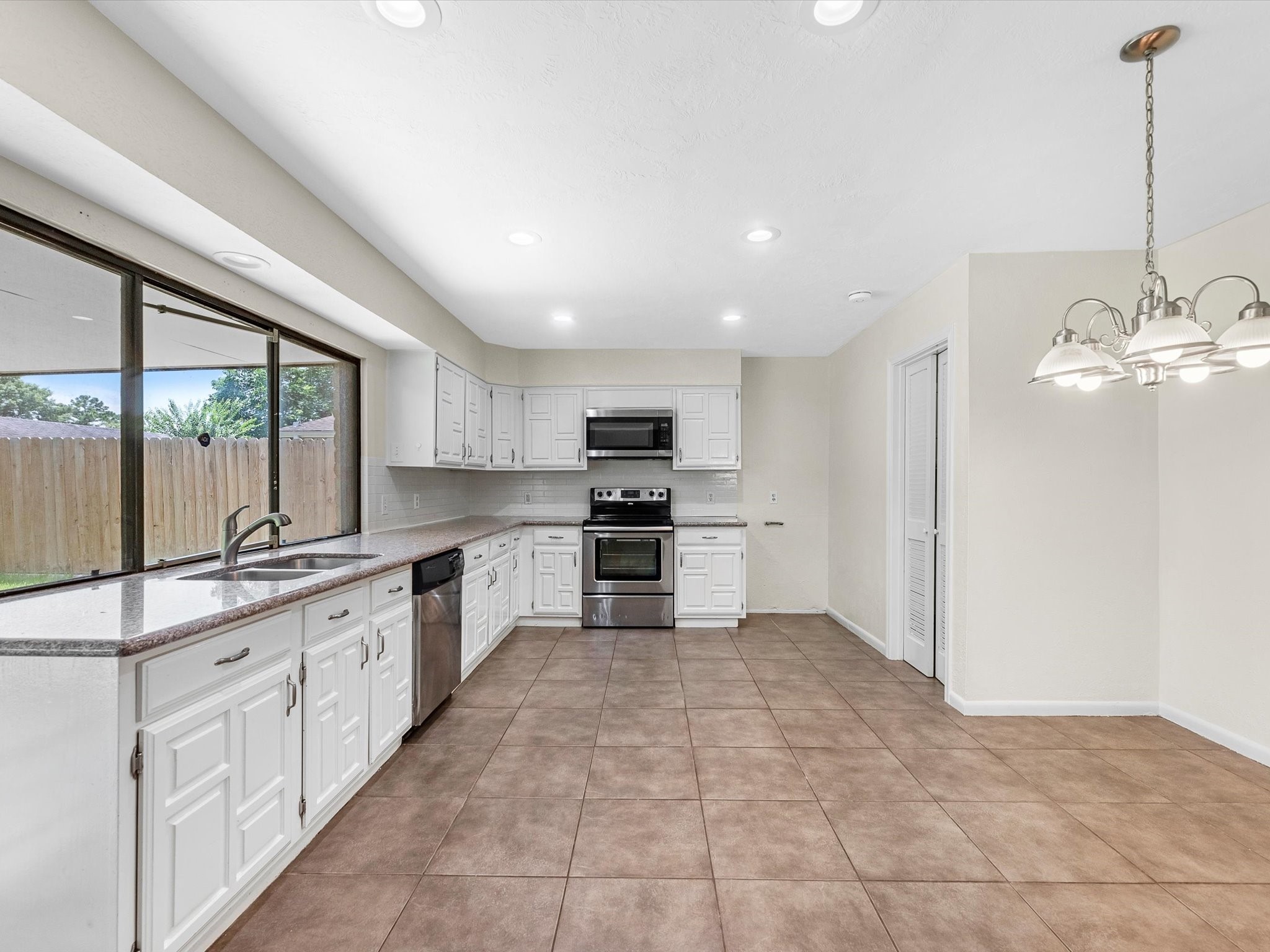 16811 Grouse Moor Drive Property Photo 4