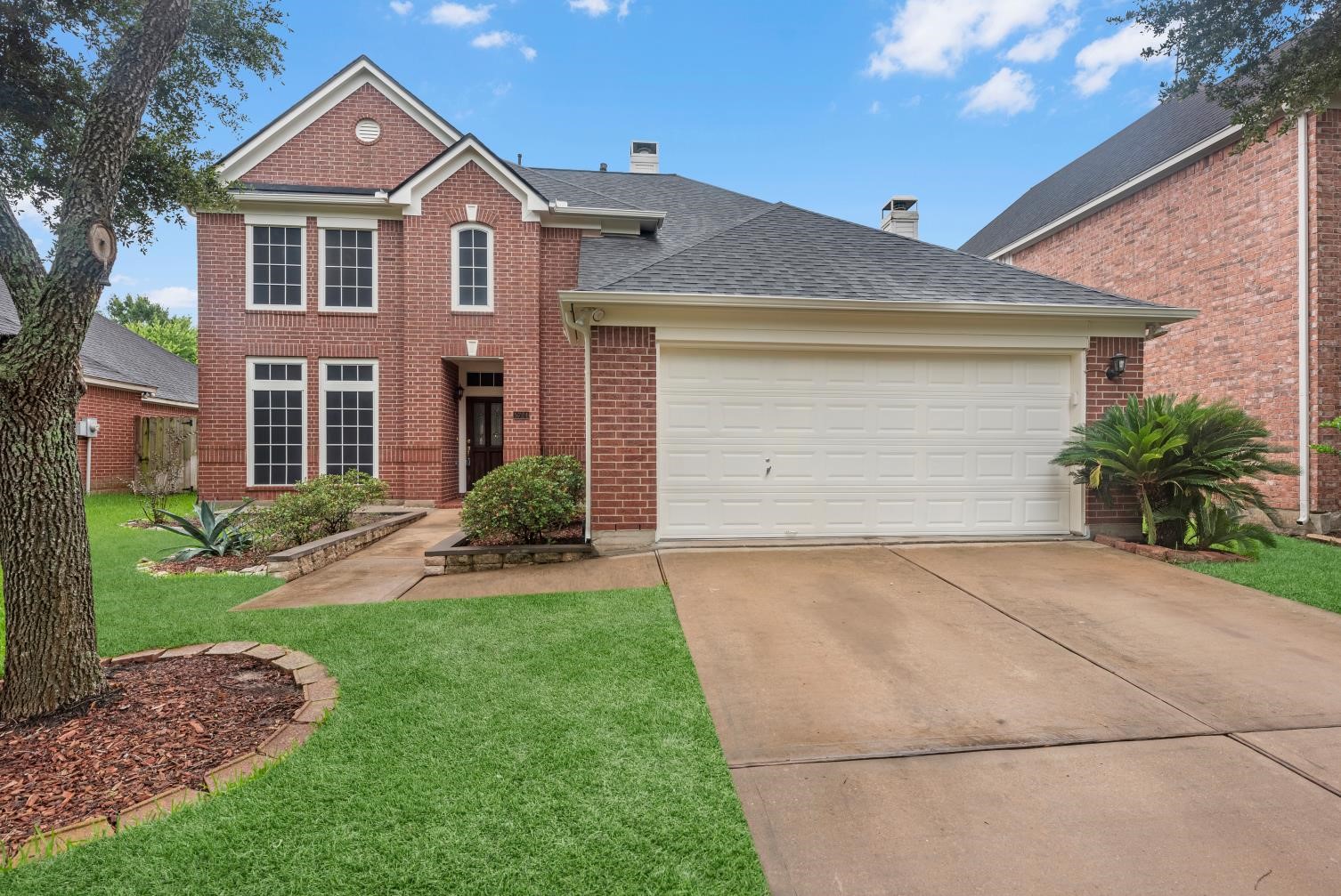 5724 Shady Hollow Court Property Photo 1