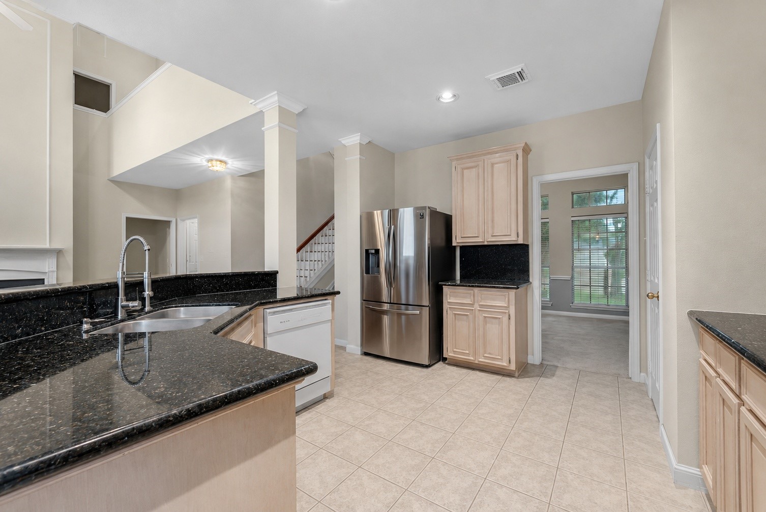 5724 Shady Hollow Court Property Photo 7