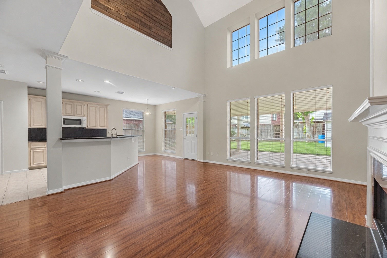 5724 Shady Hollow Court Property Photo 25
