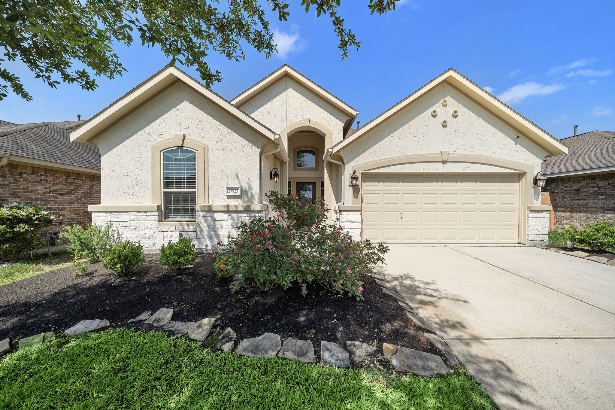 27923 Hendrix Park Drive Property Photo 1