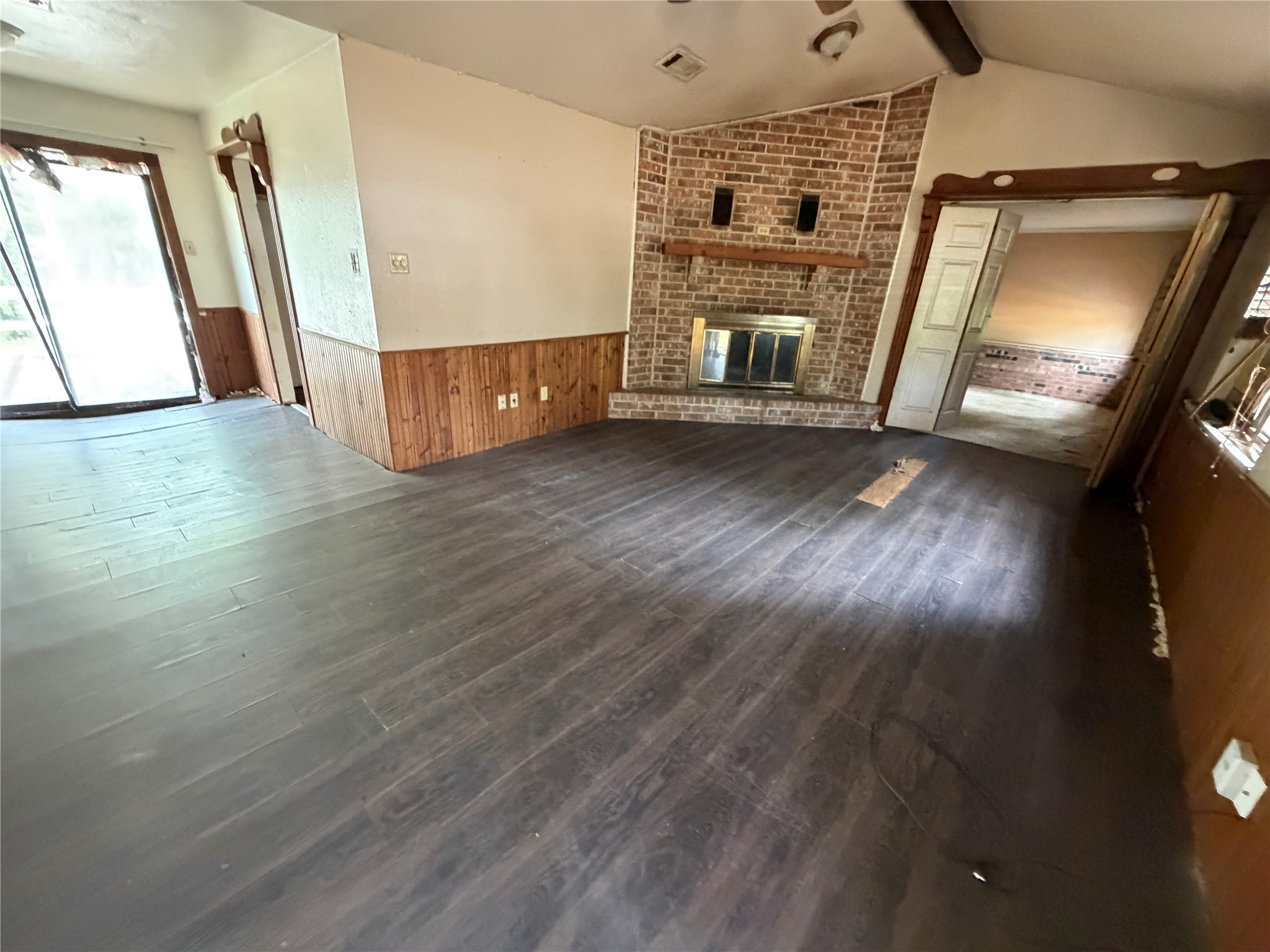 1210 Hemphill Street Property Photo 4