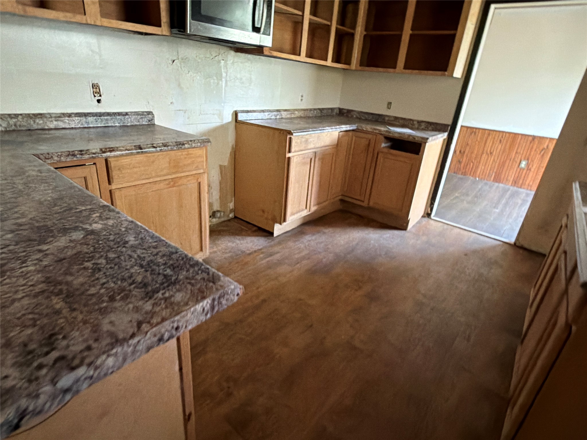 1210 Hemphill Street Property Photo 7