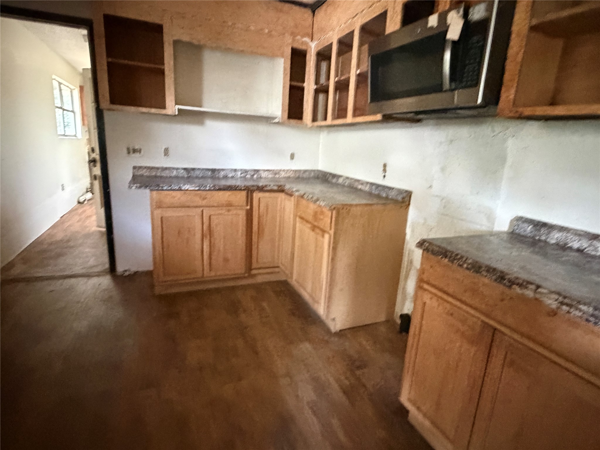1210 Hemphill Street Property Photo 8