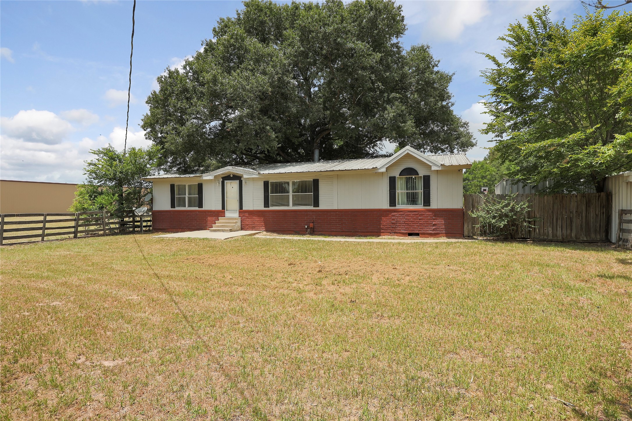 14985 Wiggins Road Property Photo 4