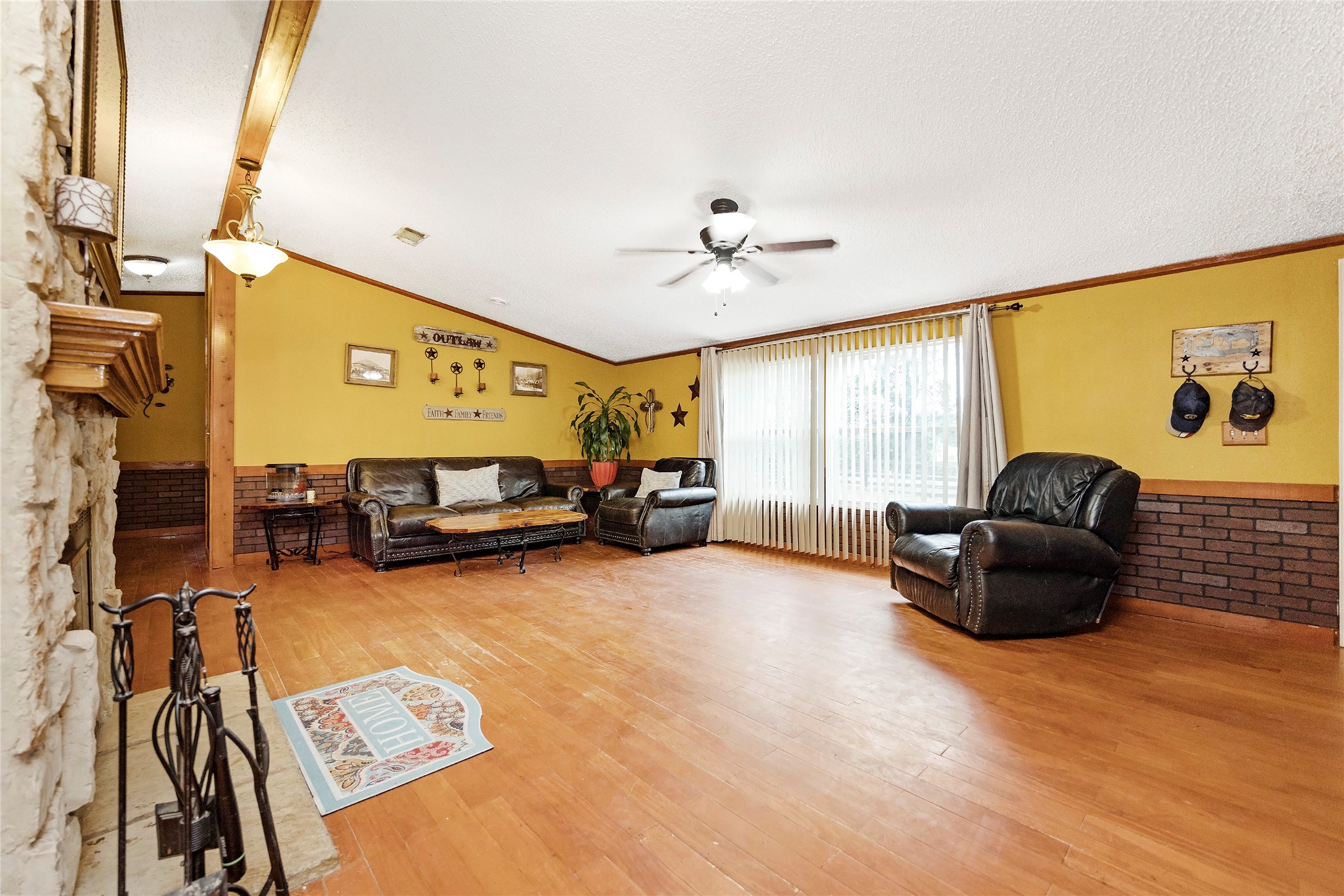 14985 Wiggins Road Property Photo 9