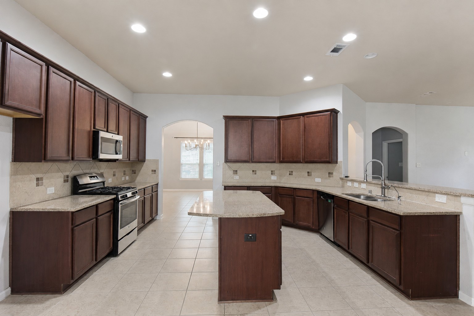 3519 Dryer Park Drive Property Photo 12
