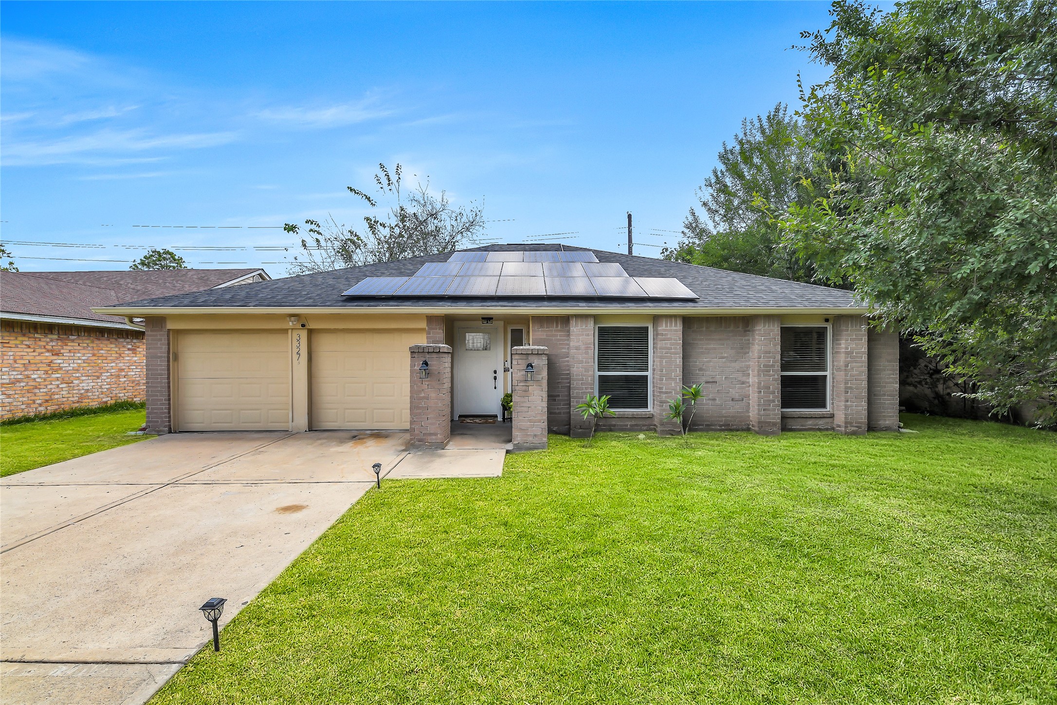 3327 Honey Creek Drive Property Photo 2