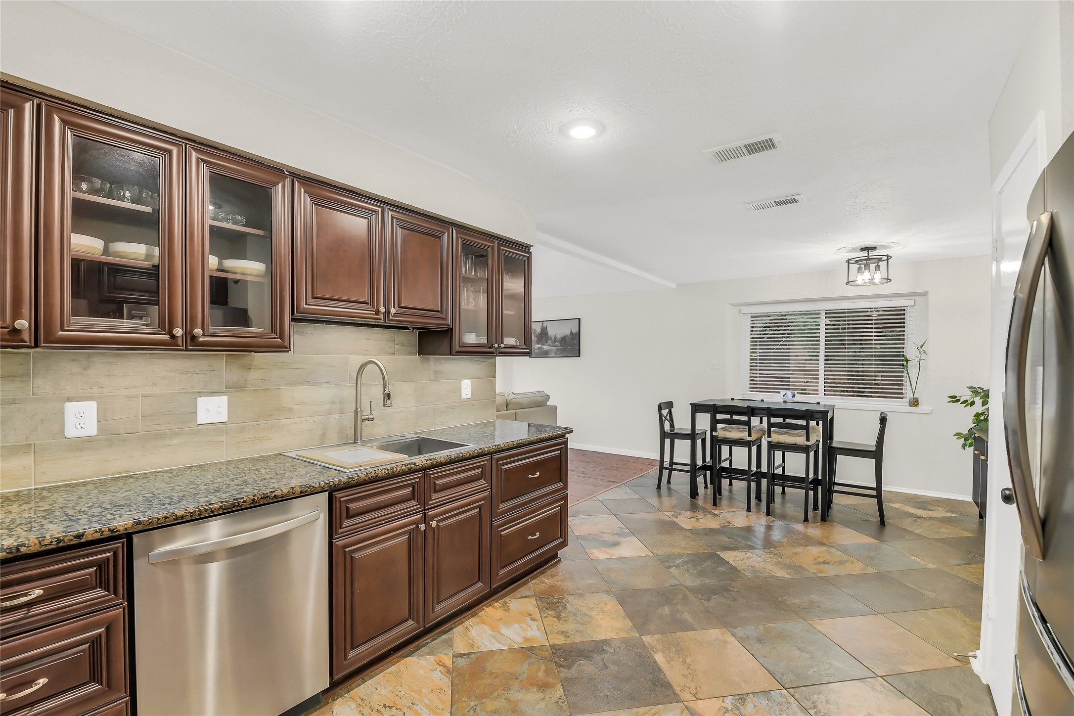 3327 Honey Creek Drive Property Photo 12