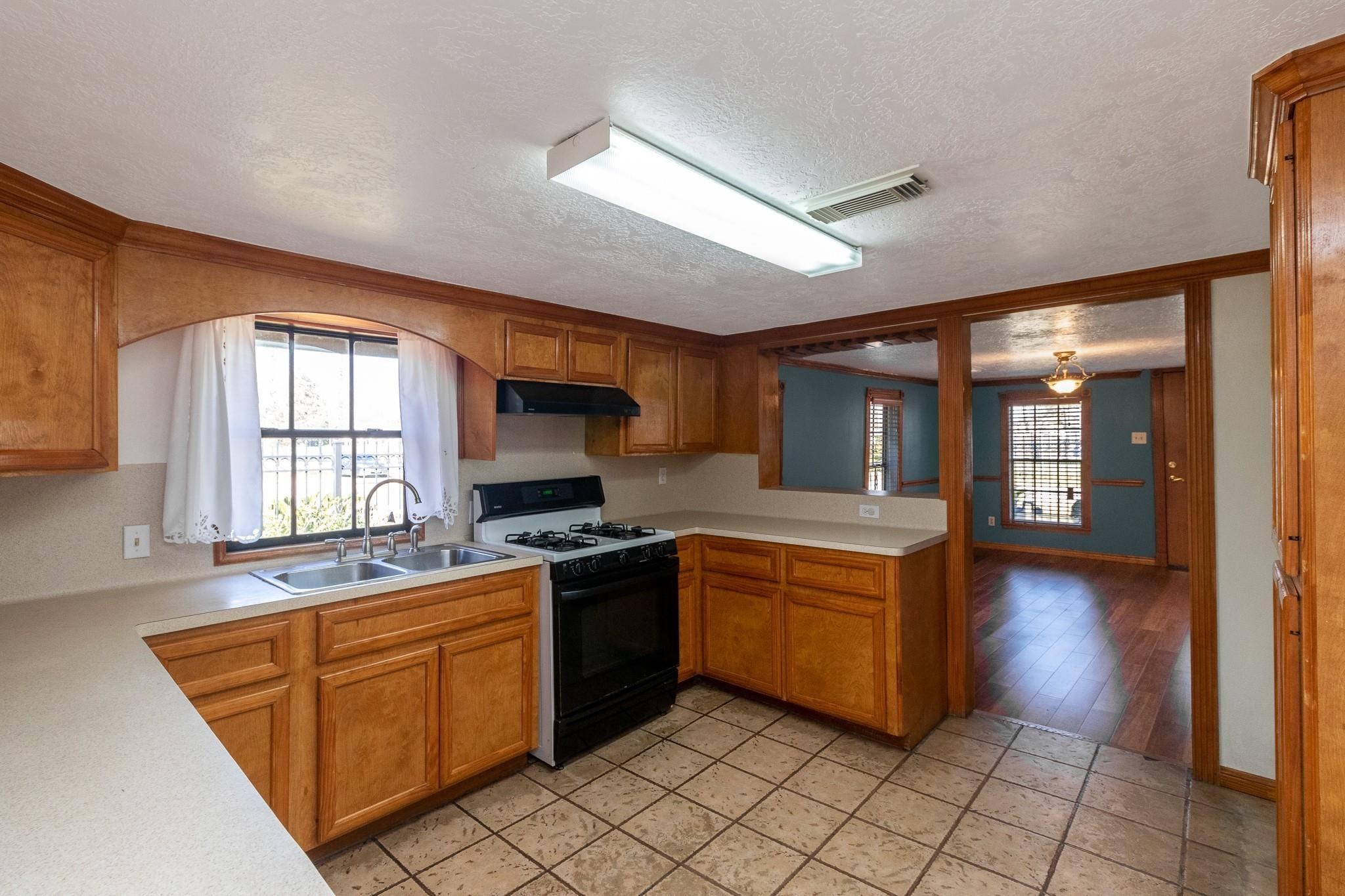 8004 Mendez Street Property Photo 6