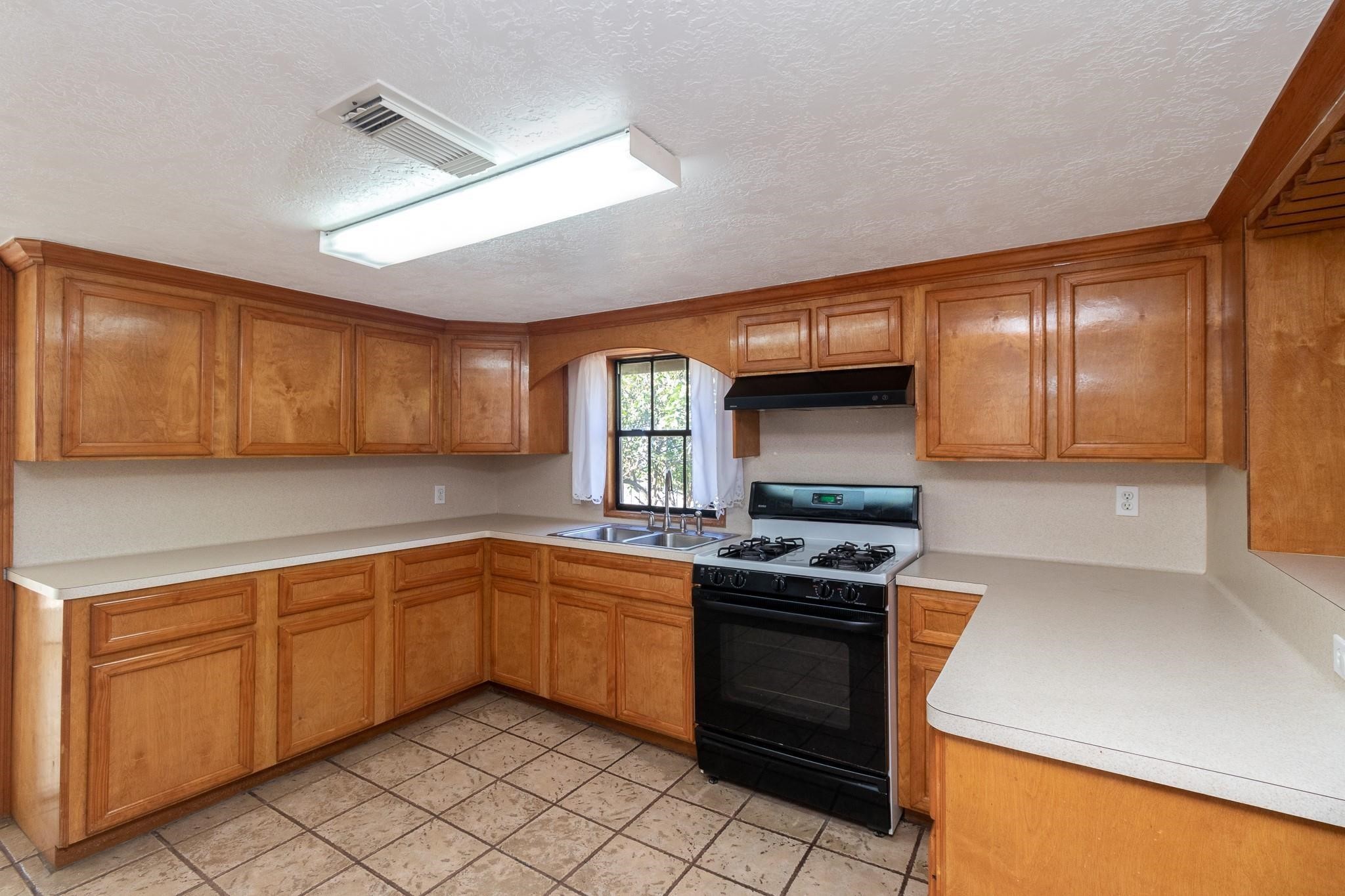 8004 Mendez Street Property Photo 7