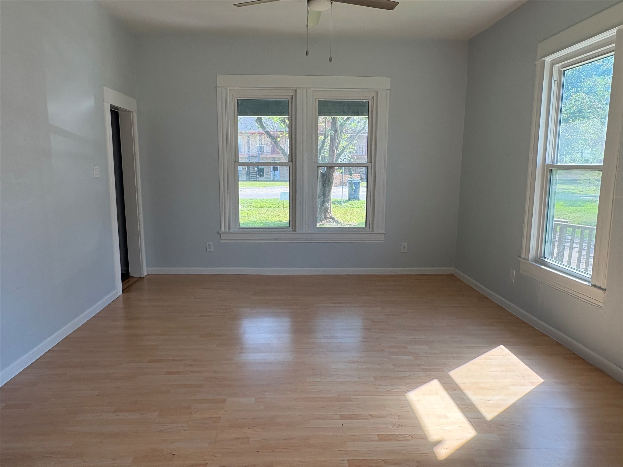 529 E Myrtle Street Property Photo 5