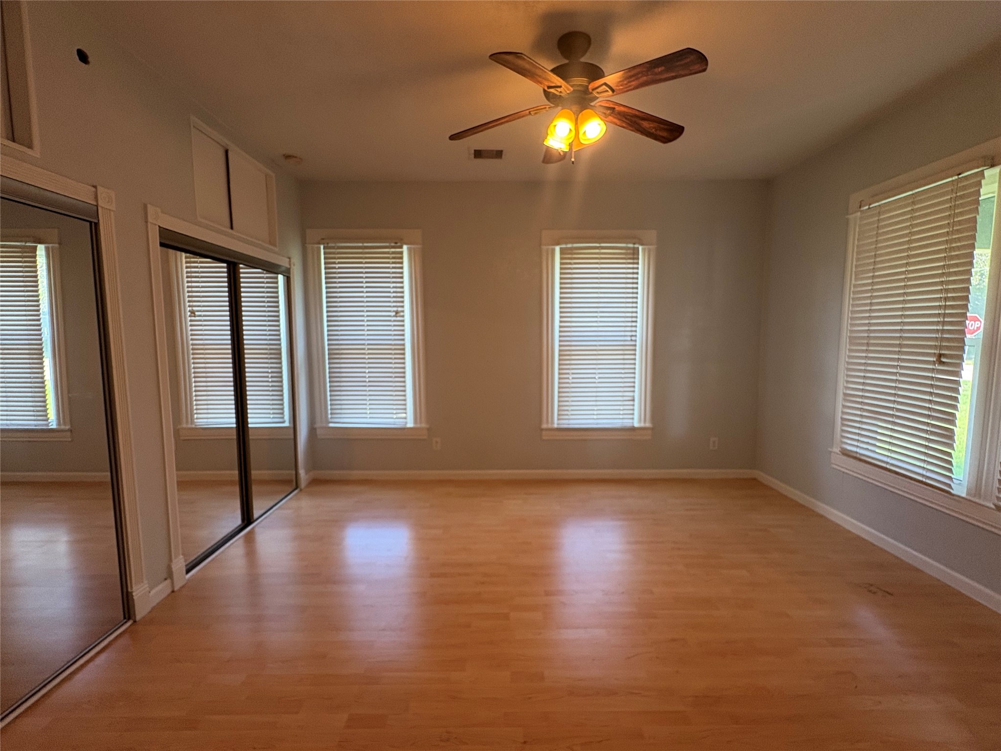 529 E Myrtle Street Property Photo 9