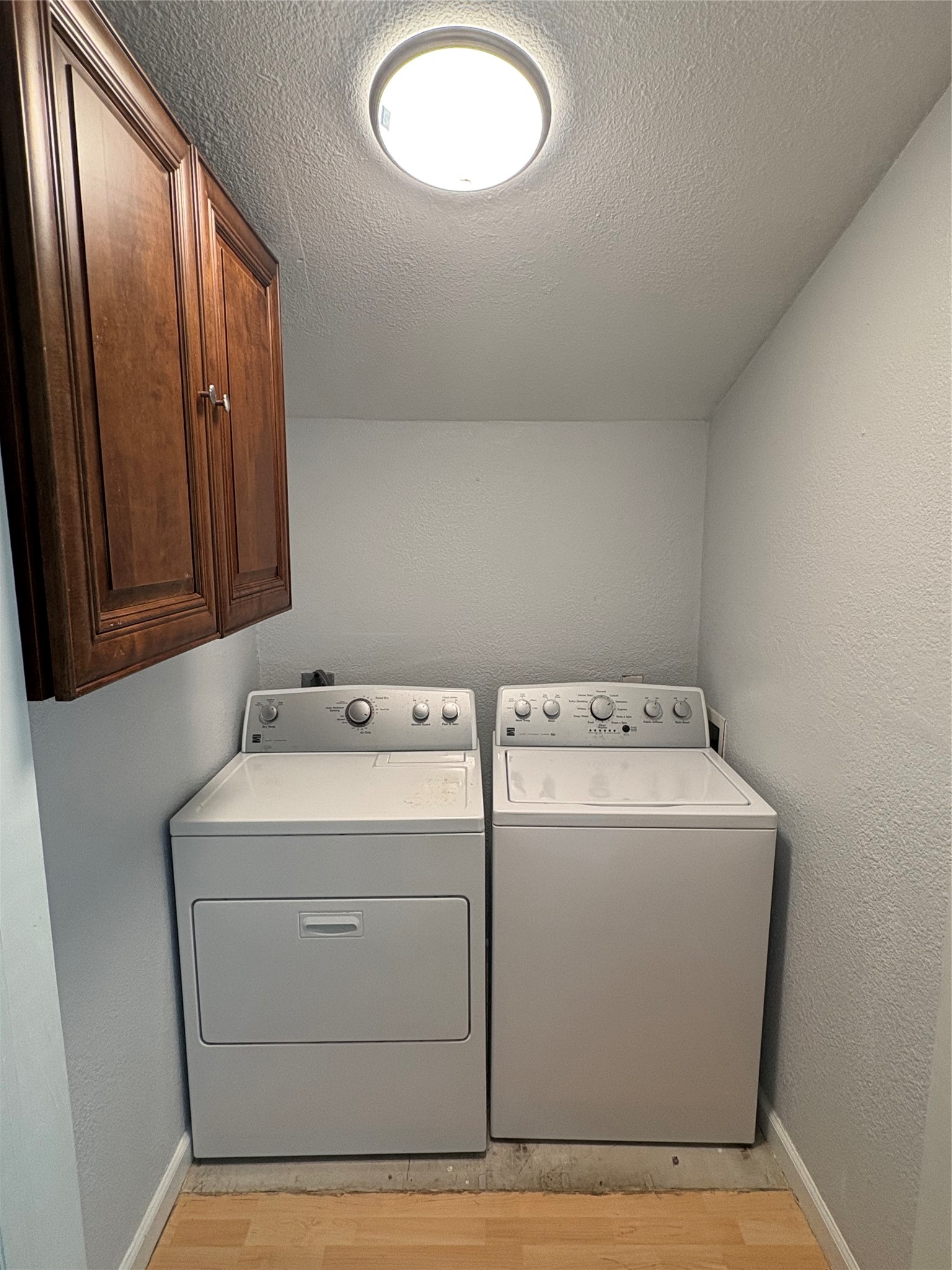 529 E Myrtle Street Property Photo 16